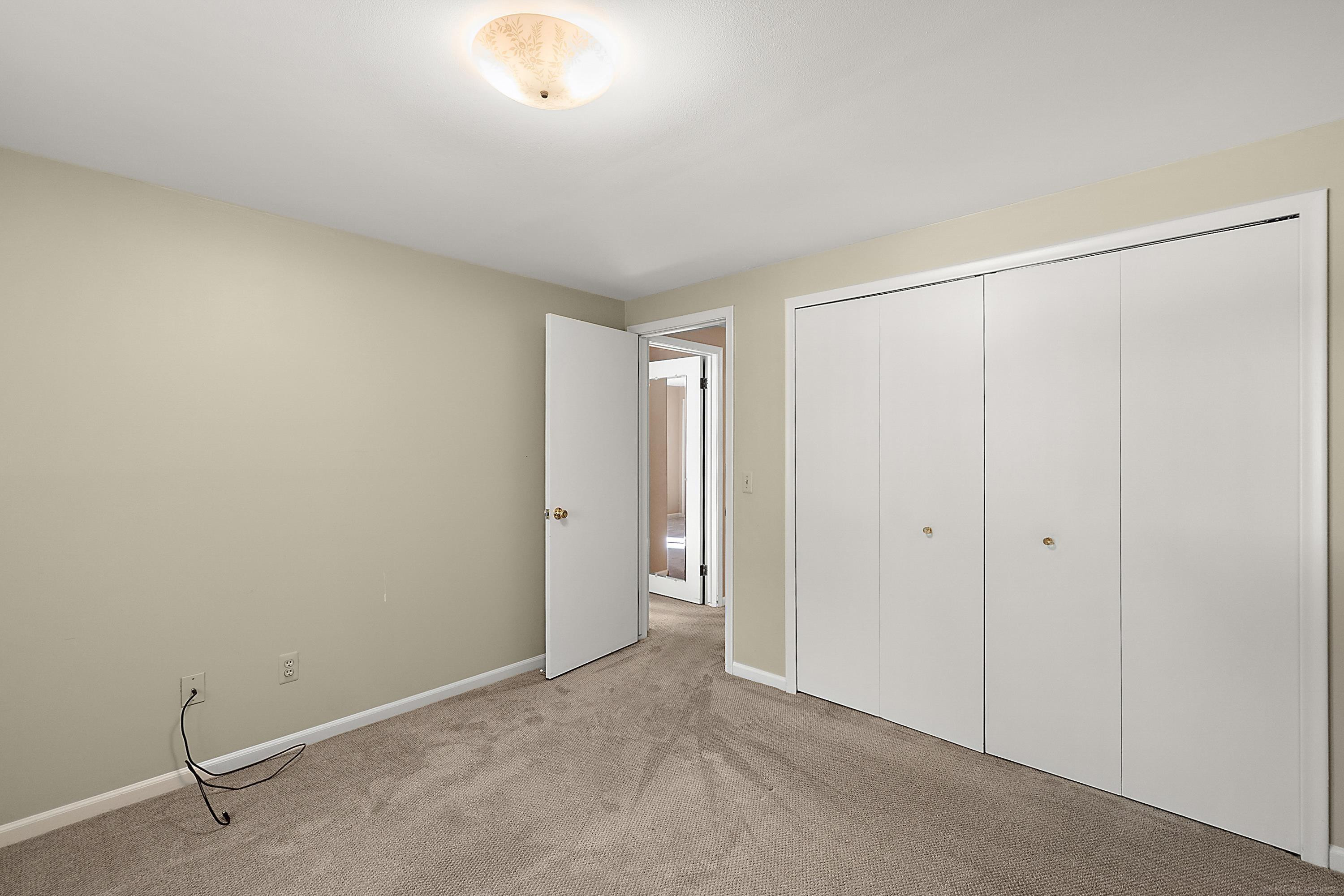 1050 Roslyn Road, Mount Clemens, MI 48043 — Photo 29