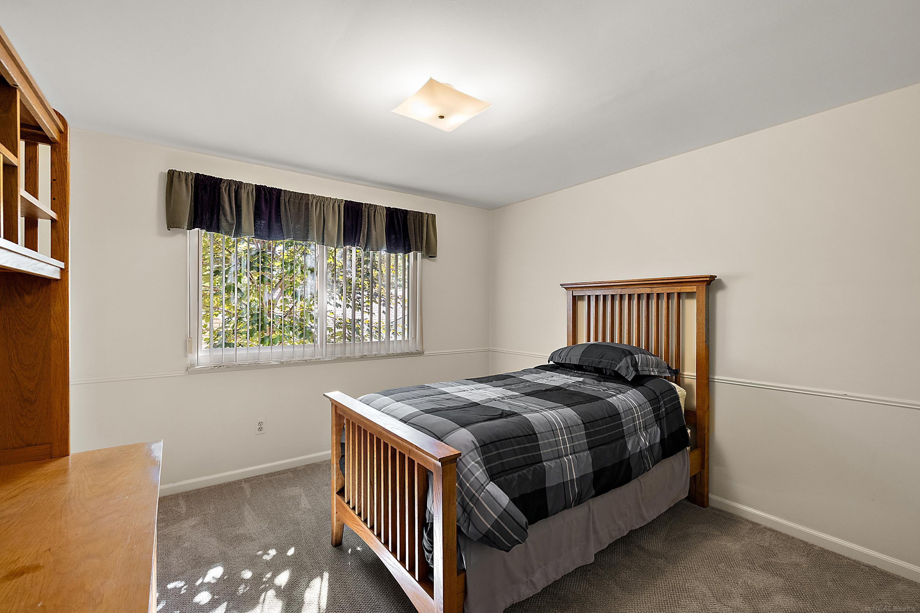 1050 Roslyn Road, Mount Clemens, MI 48043 — Photo 31