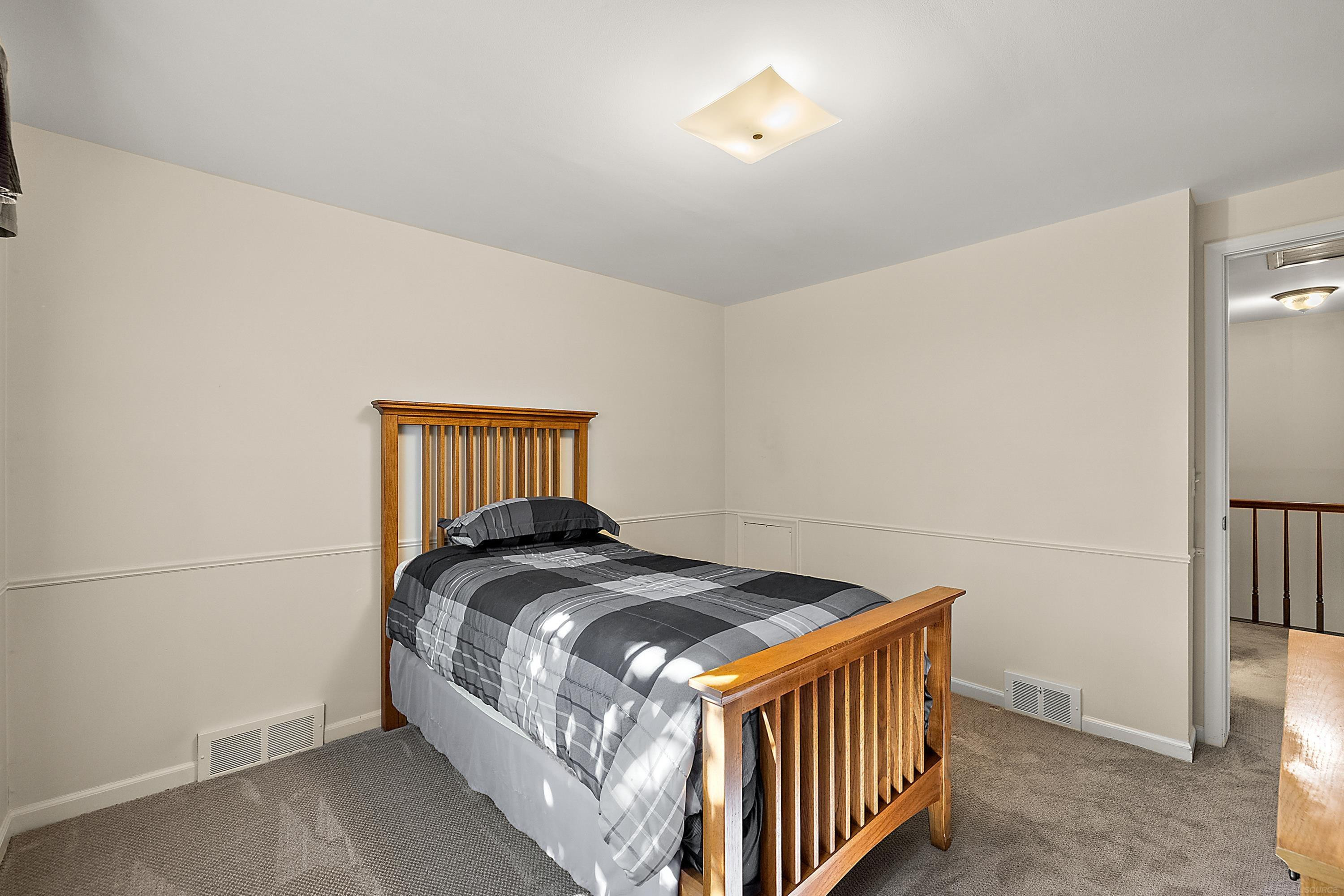 1050 Roslyn Road, Mount Clemens, MI 48043 — Photo 32
