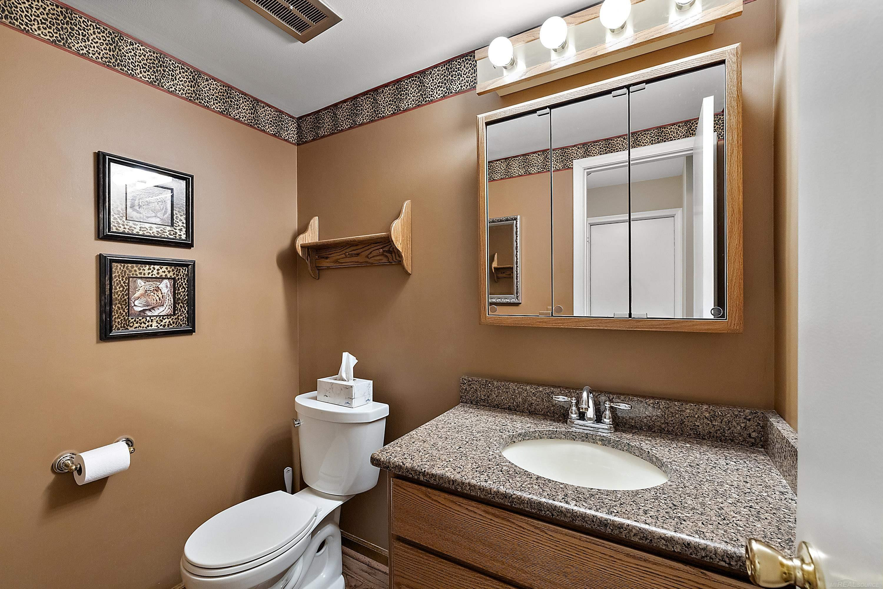 1050 Roslyn Road, Mount Clemens, MI 48043 — Photo 36