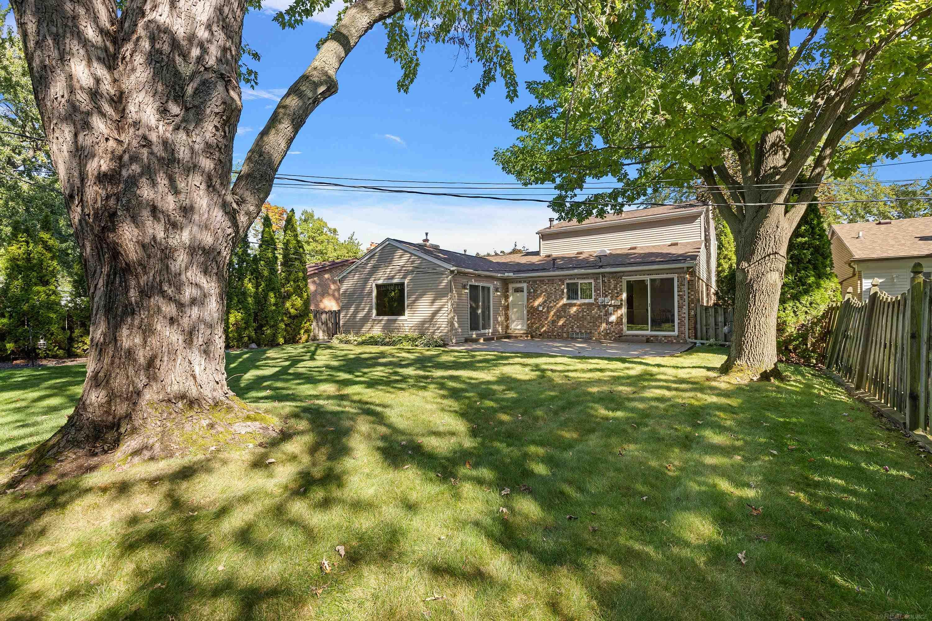 1050 Roslyn Road, Mount Clemens, MI 48043 — Photo 45