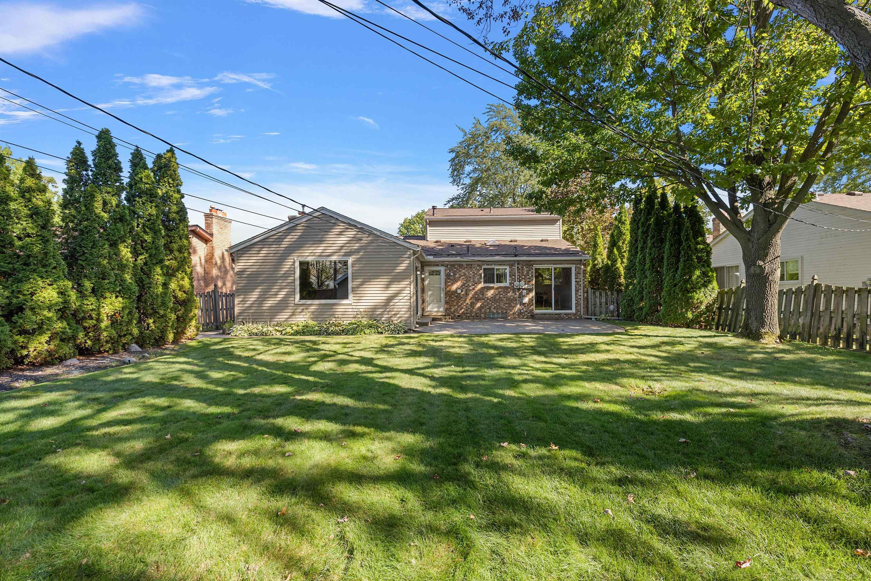 1050 Roslyn Road, Mount Clemens, MI 48043 — Photo 46