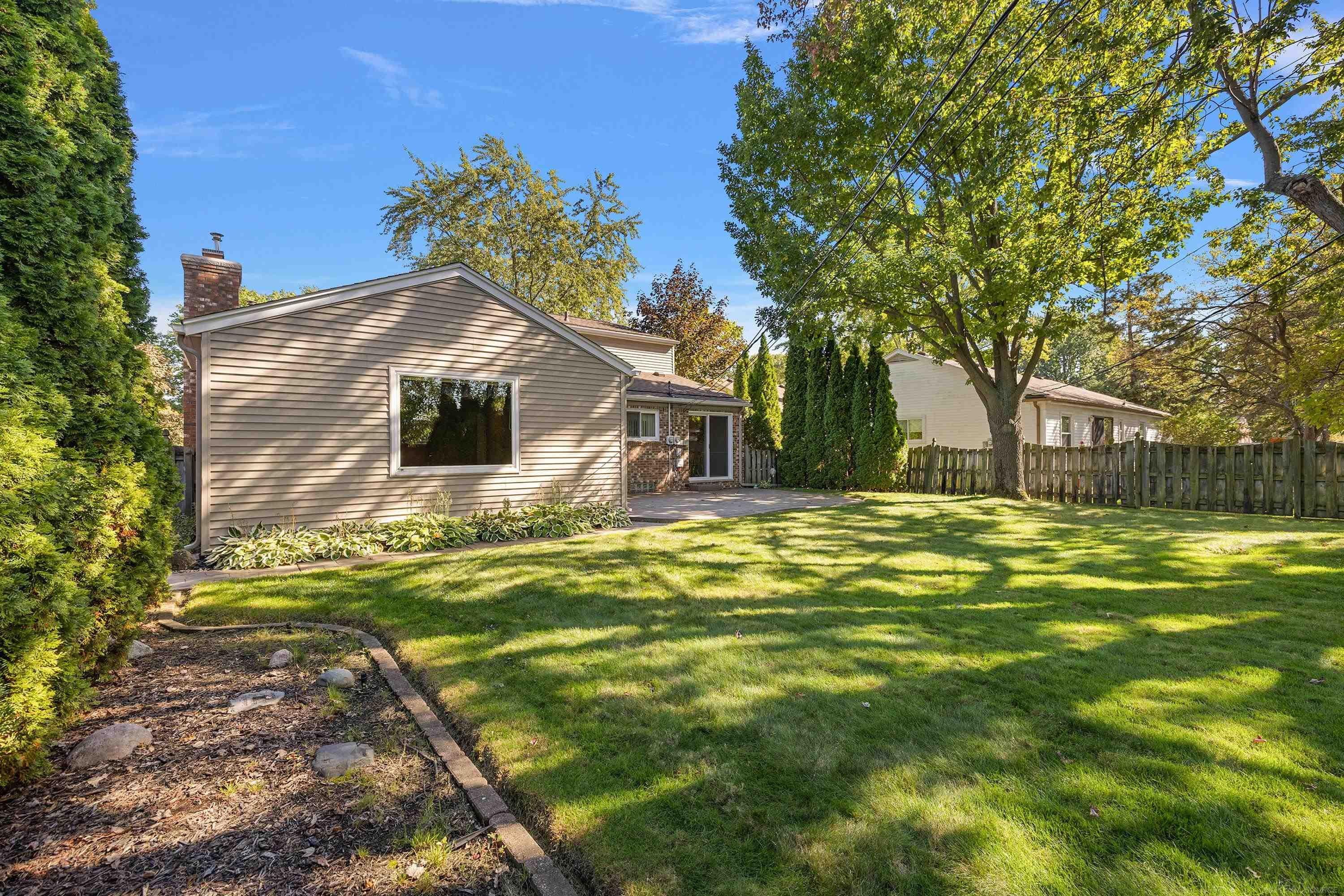 1050 Roslyn Road, Mount Clemens, MI 48043 — Photo 47