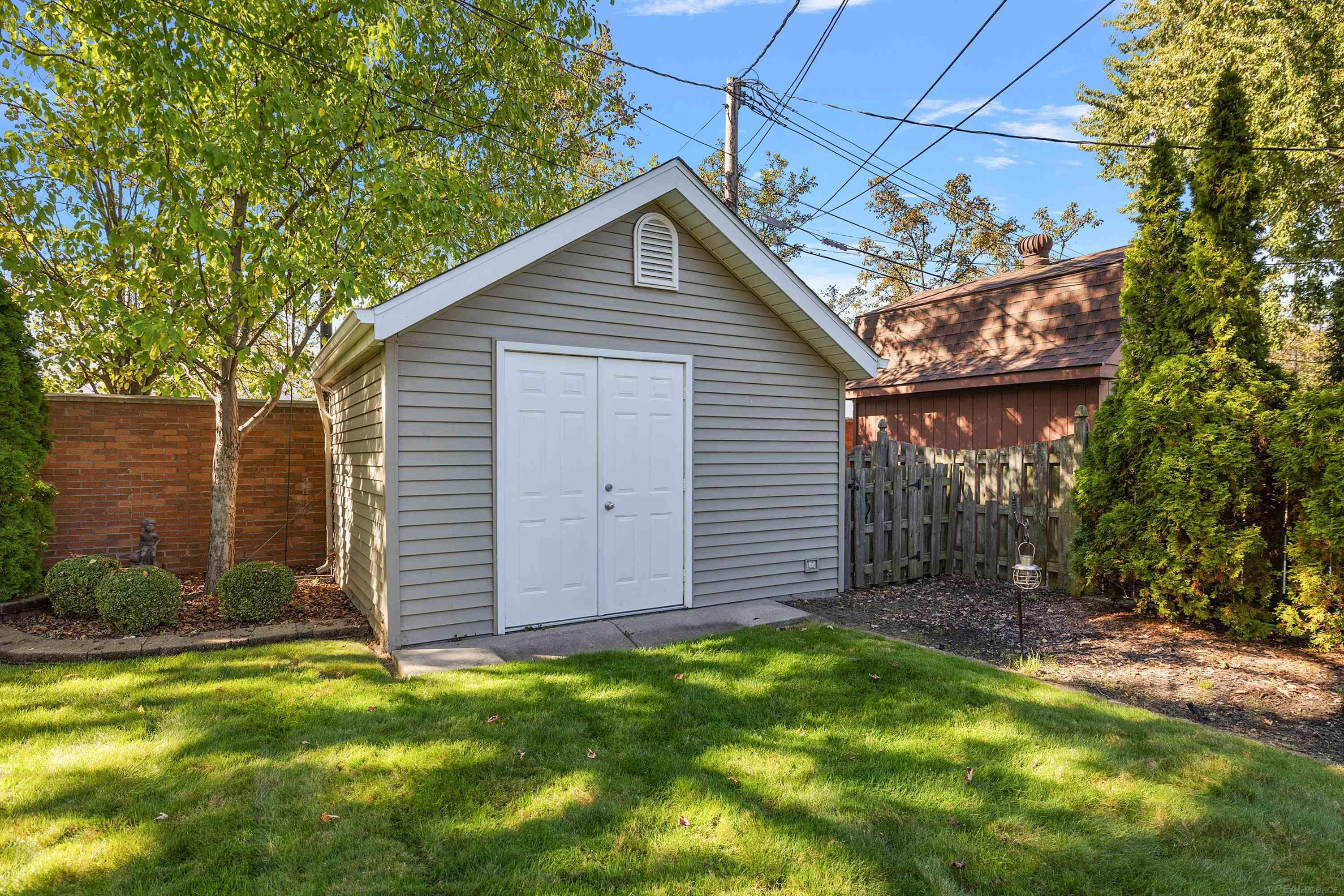 1050 Roslyn Road, Mount Clemens, MI 48043 — Photo 49