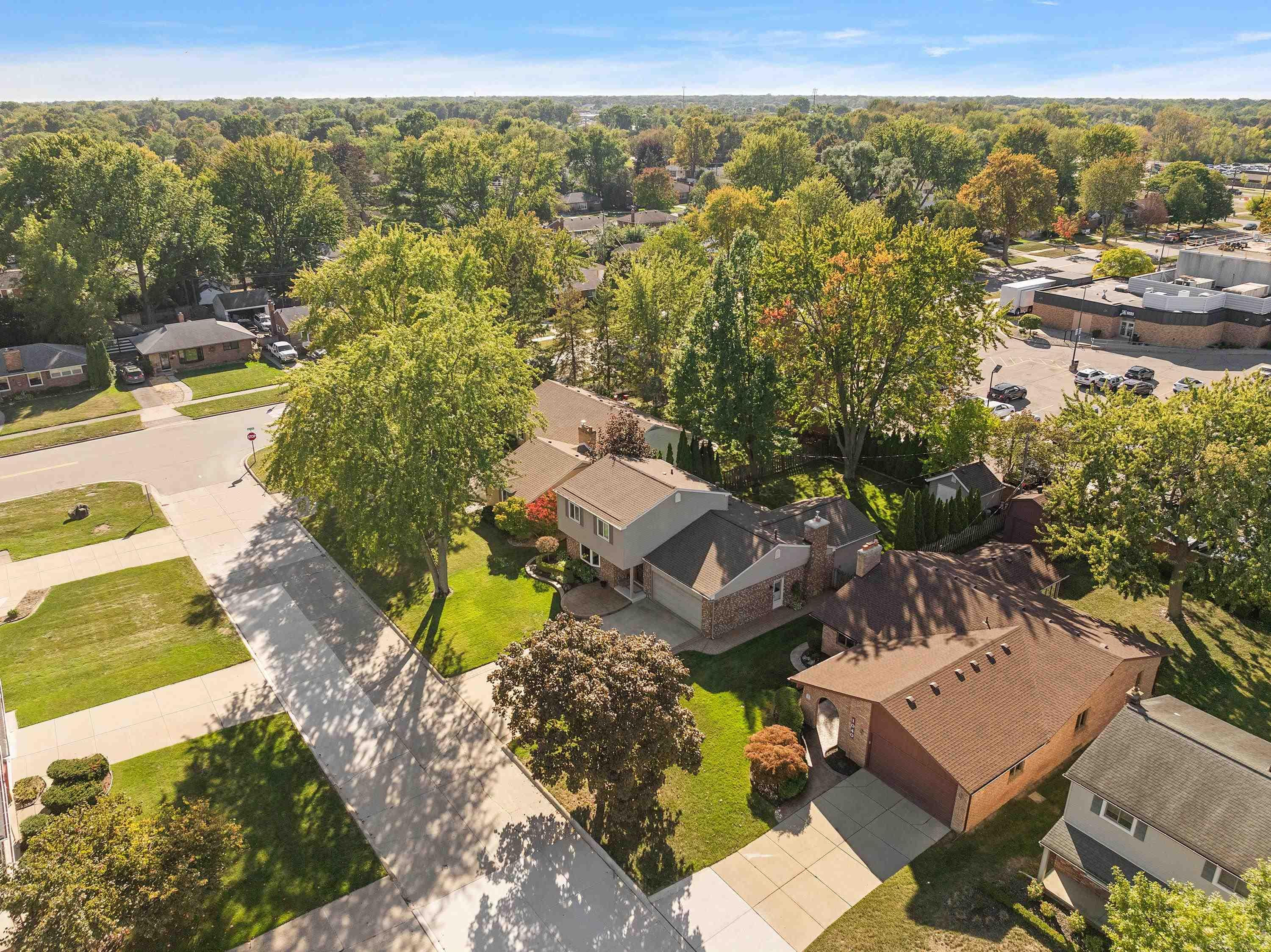 1050 Roslyn Road, Mount Clemens, MI 48043 — Photo 54