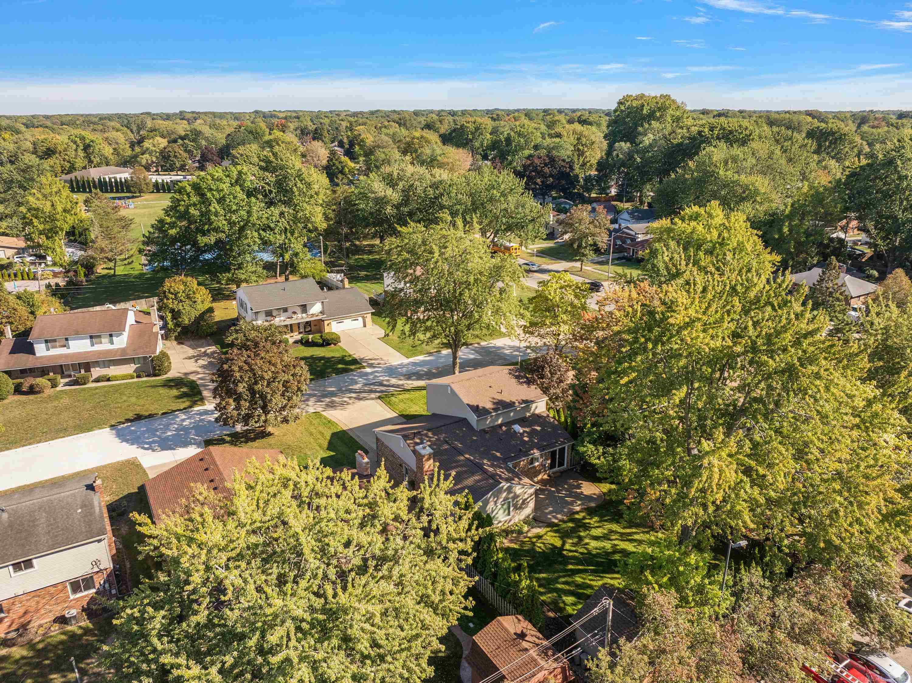 1050 Roslyn Road, Mount Clemens, MI 48043 — Photo 56