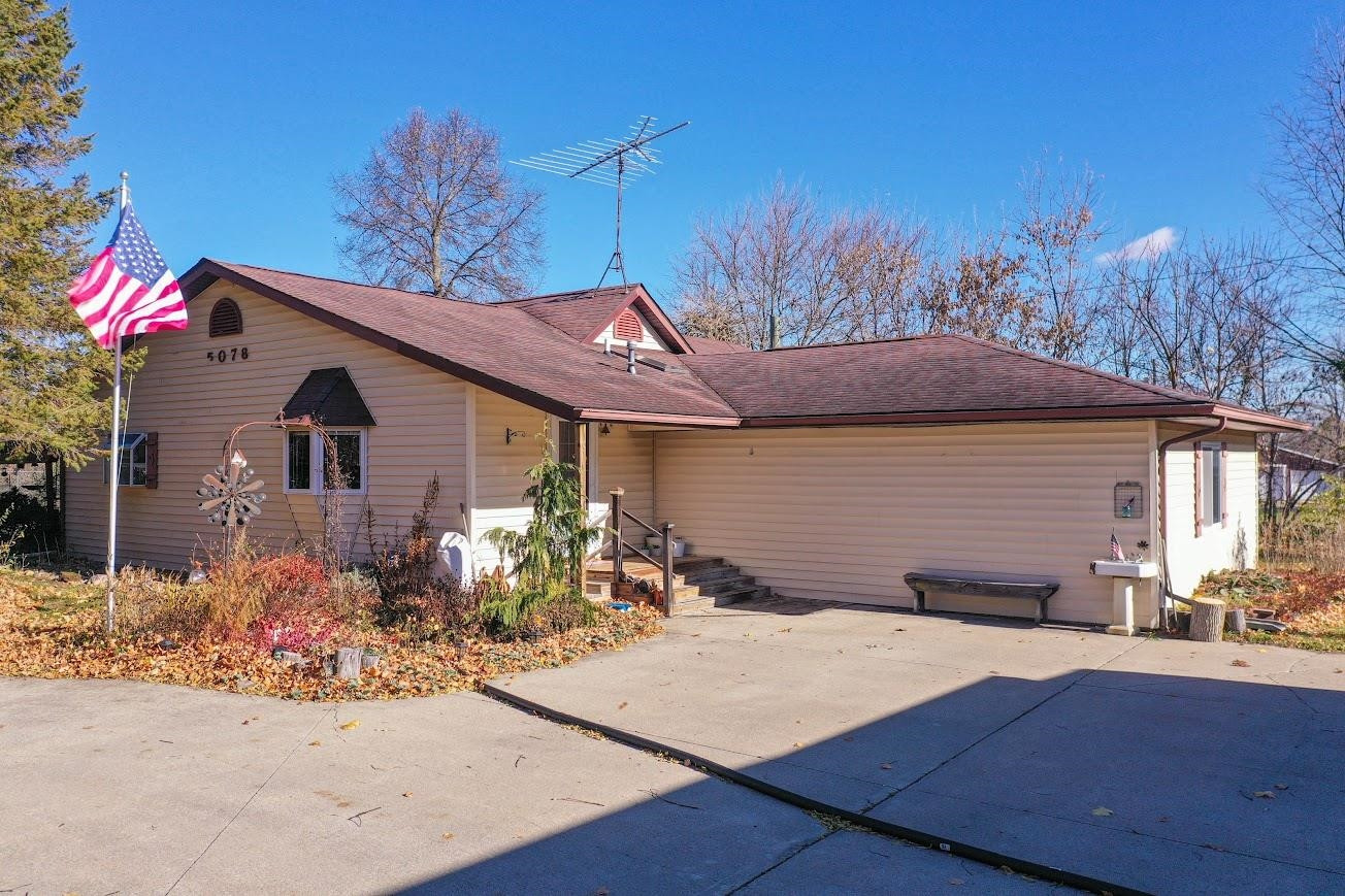 5078 Castle Road, Otter Lake, MI 48464 — Photo 5