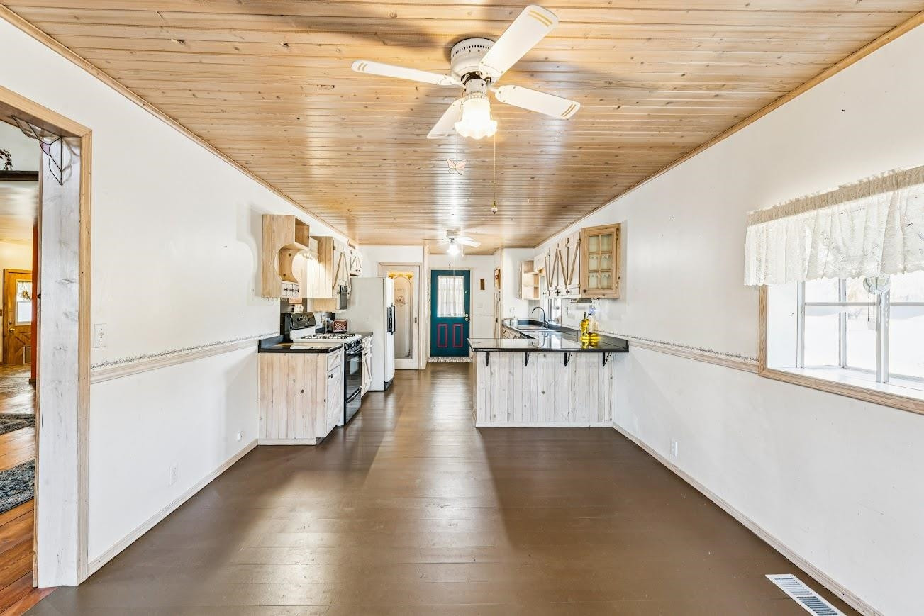5078 Castle Road, Otter Lake, MI 48464 — Photo 12