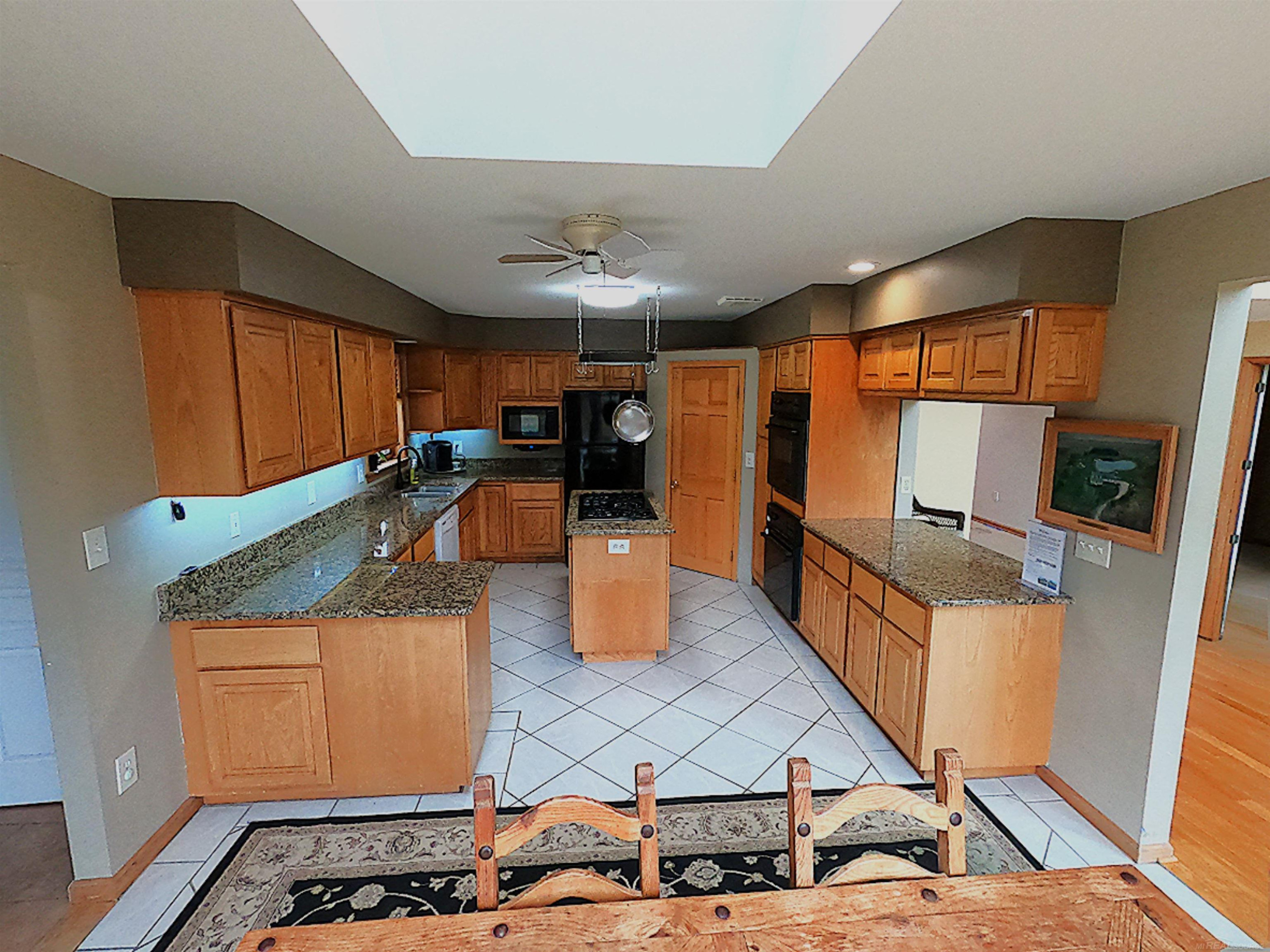18450 Pratt Road, MI — Photo 15