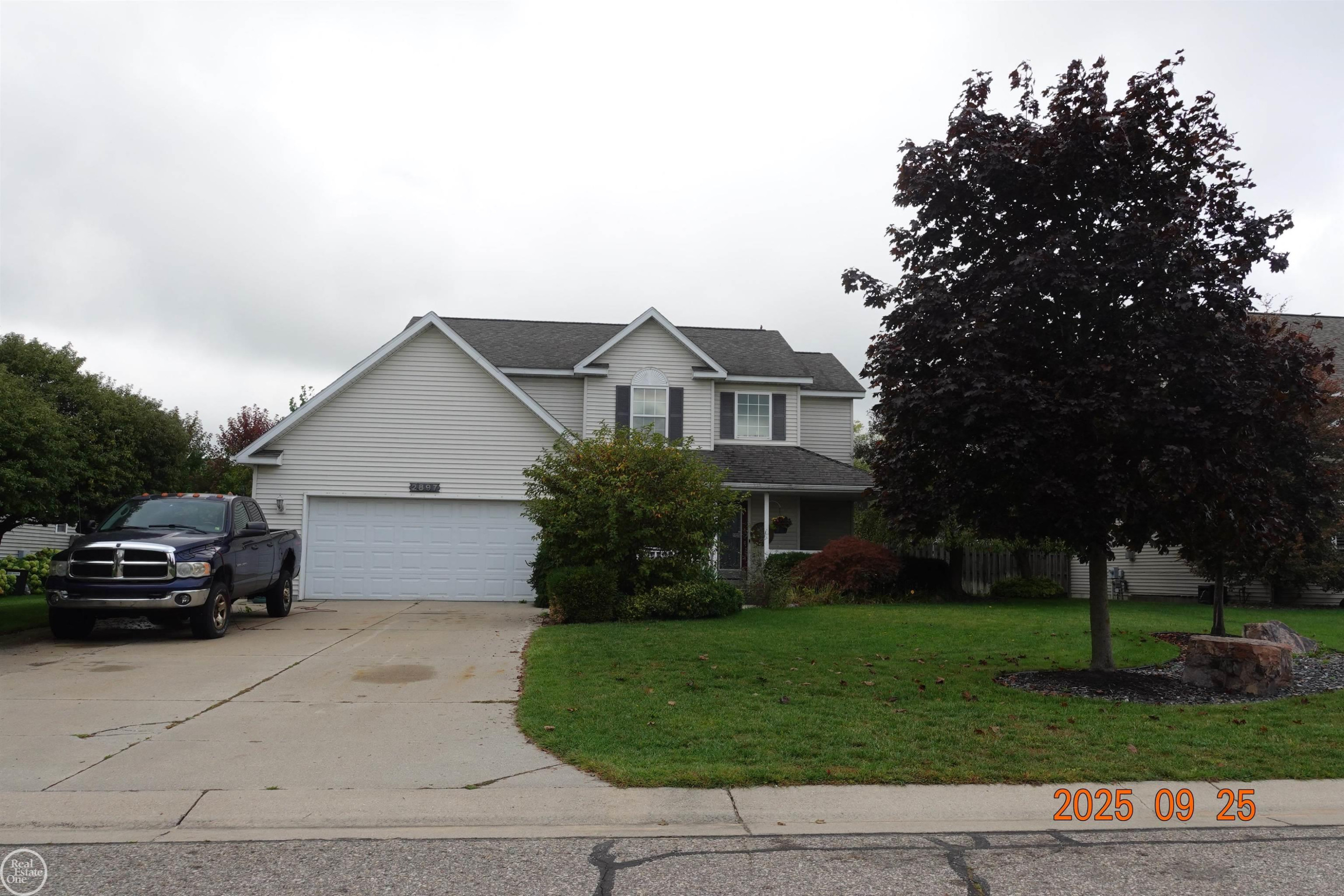 2897 GULFSTREAM Drive, Saginaw, MI 48603 — front exterior