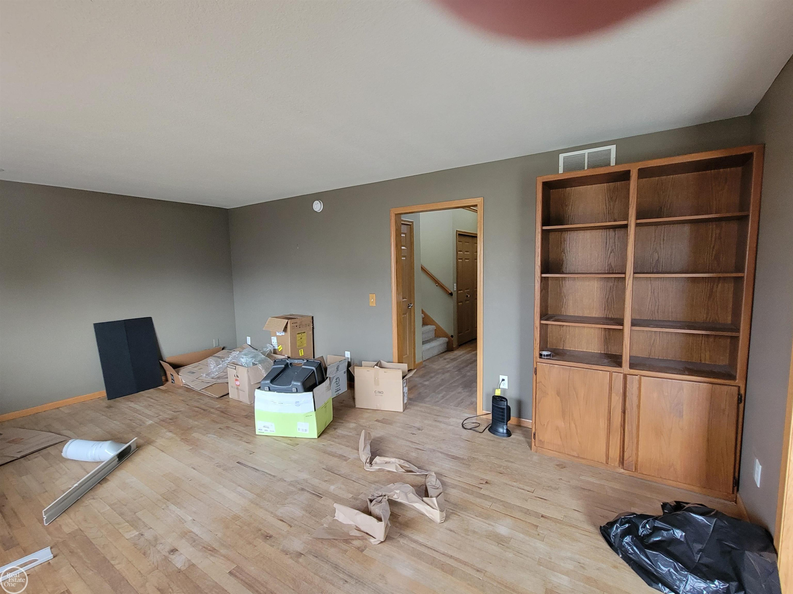 2897 GULFSTREAM Drive, Saginaw, MI 48603 — Photo 4