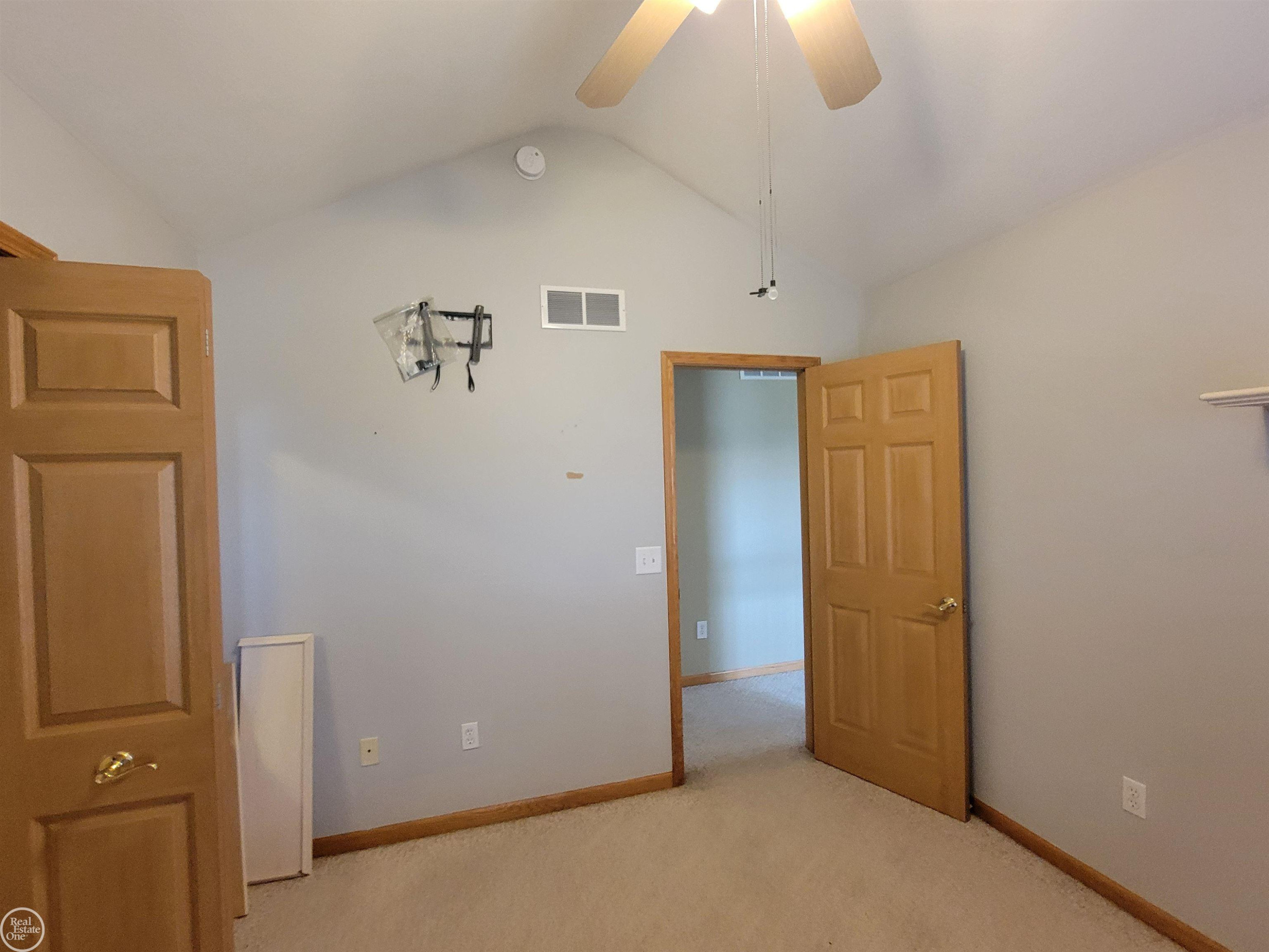 2897 GULFSTREAM Drive, Saginaw, MI 48603 — Photo 19