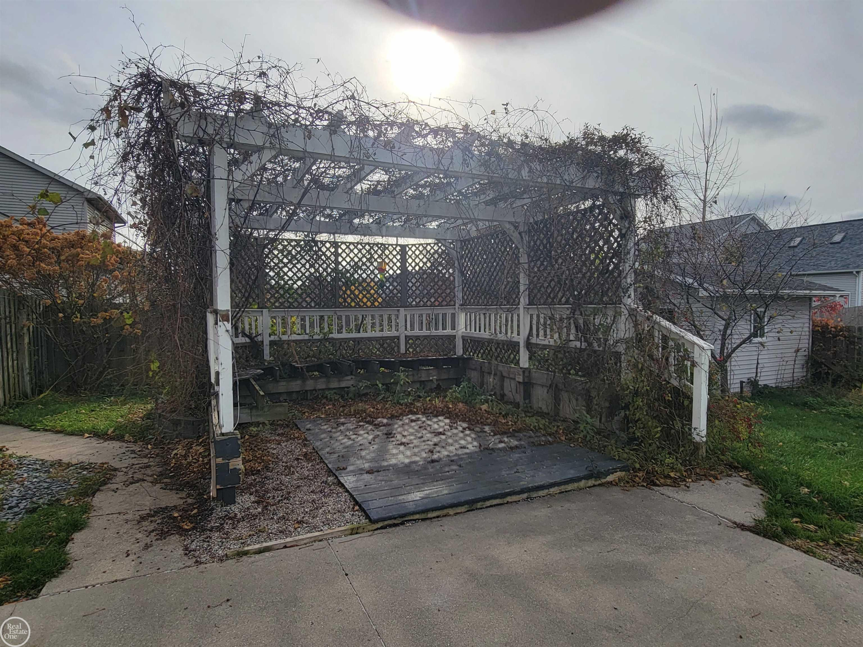 2897 GULFSTREAM Drive, Saginaw, MI 48603 — Photo 40