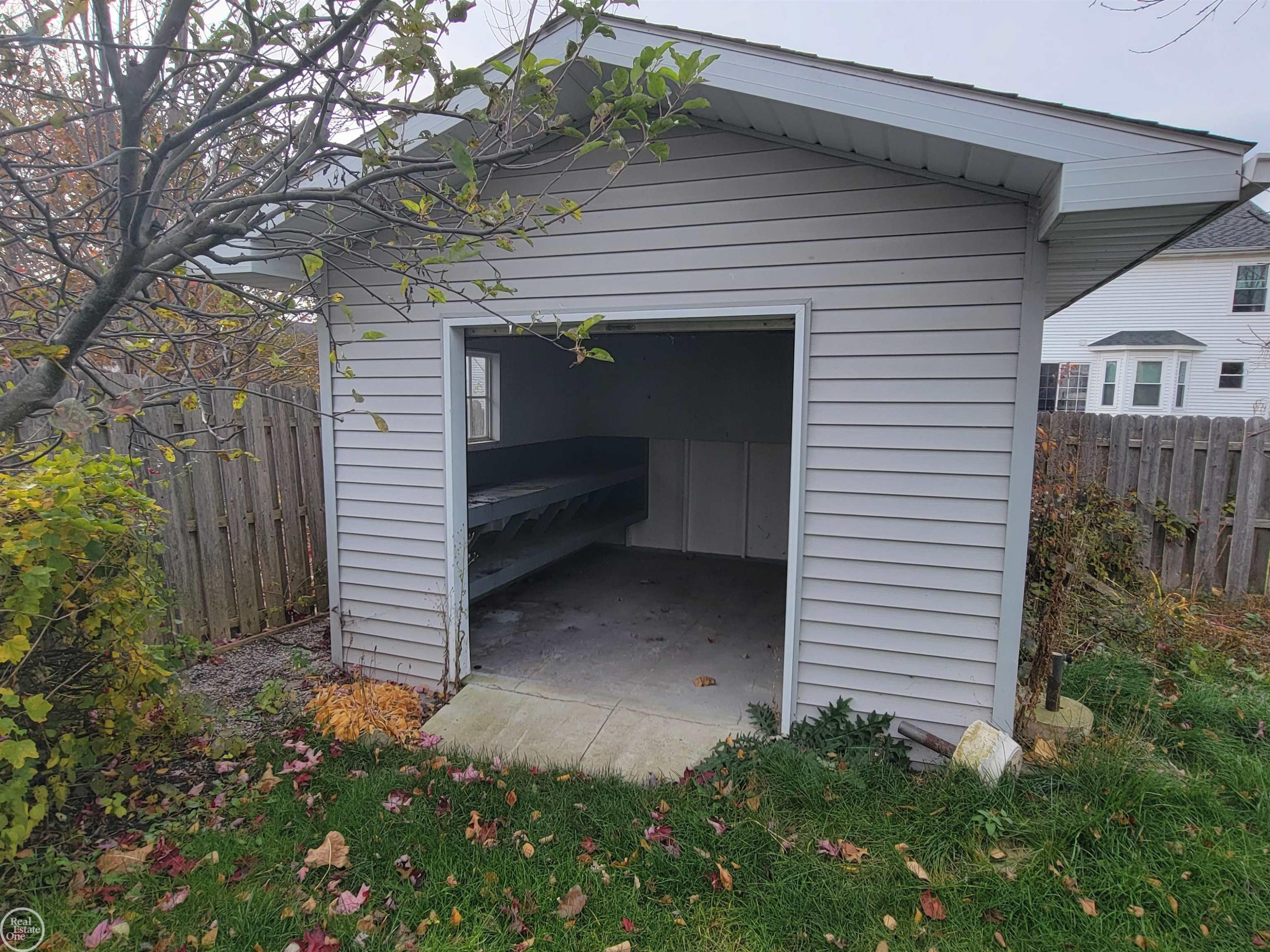 2897 GULFSTREAM Drive, Saginaw, MI 48603 — Photo 42