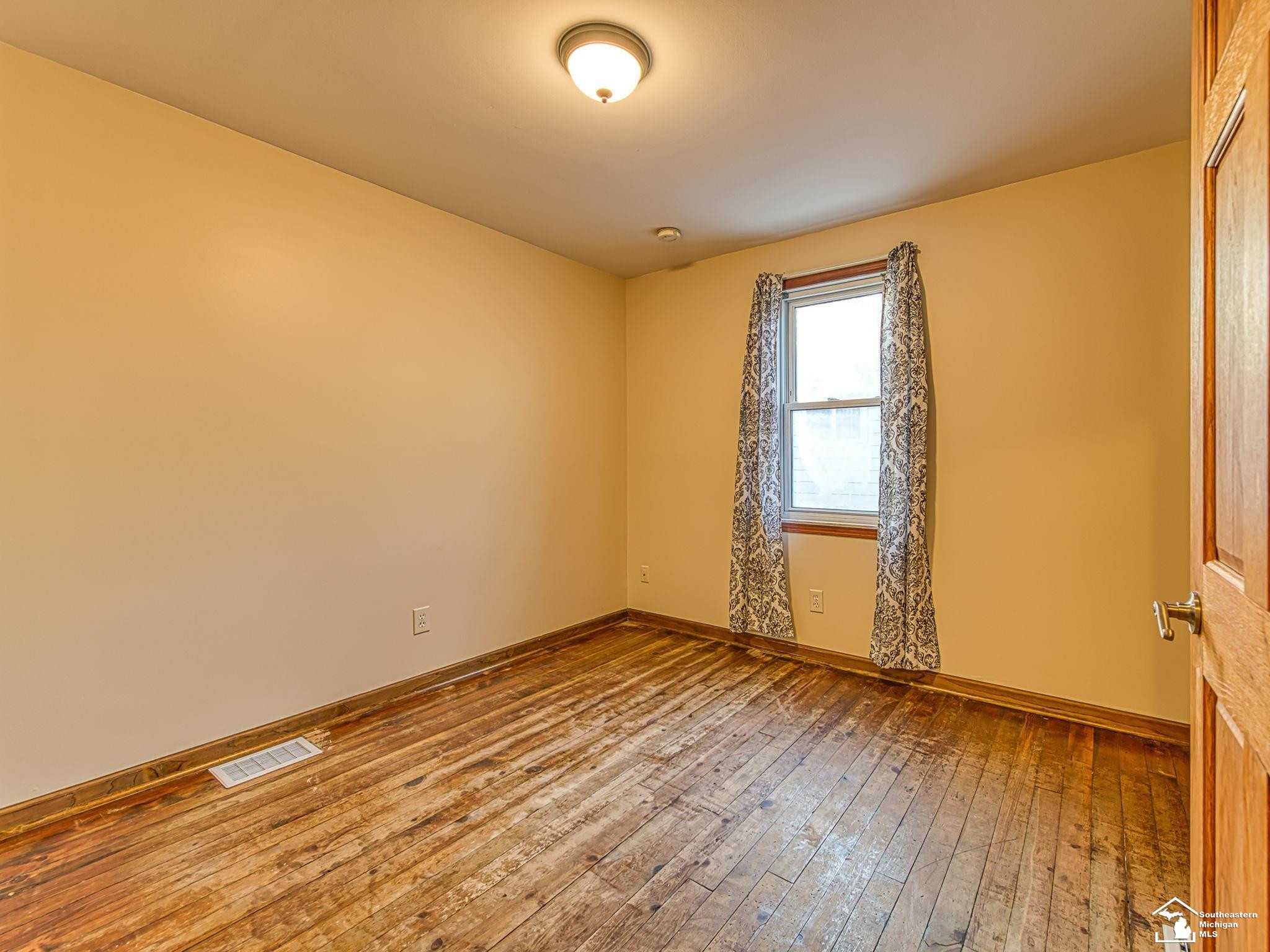 28339 Sheridan Street, Garden City, MI — Photo 3
