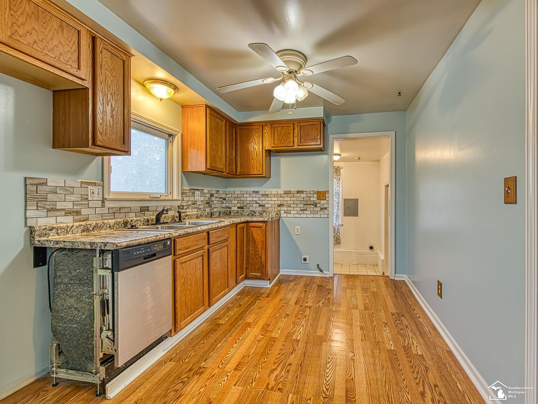 28339 Sheridan Street, Garden City, MI — Photo 12