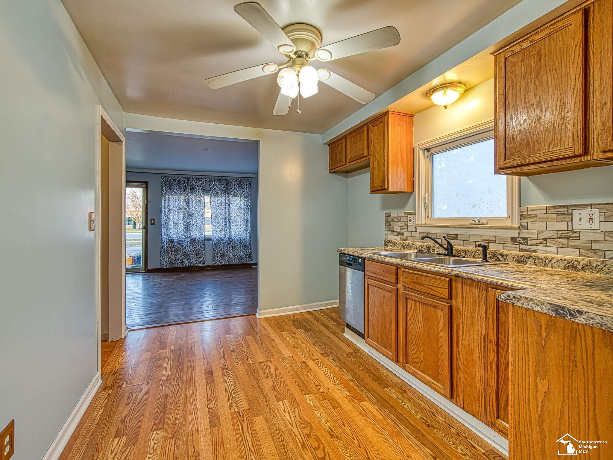 28339 Sheridan Street, Garden City, MI — Photo 14