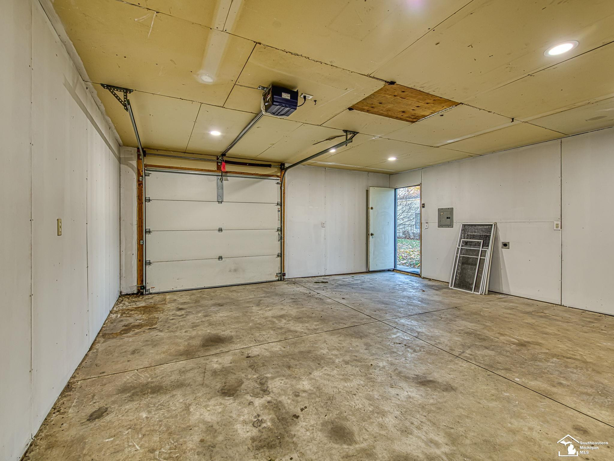 28339 Sheridan Street, Garden City, MI — Photo 32
