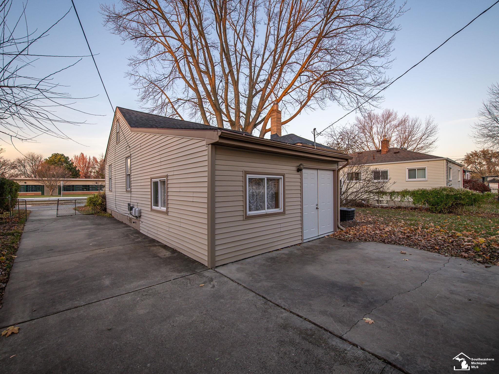 28339 Sheridan Street, Garden City, MI — Photo 34