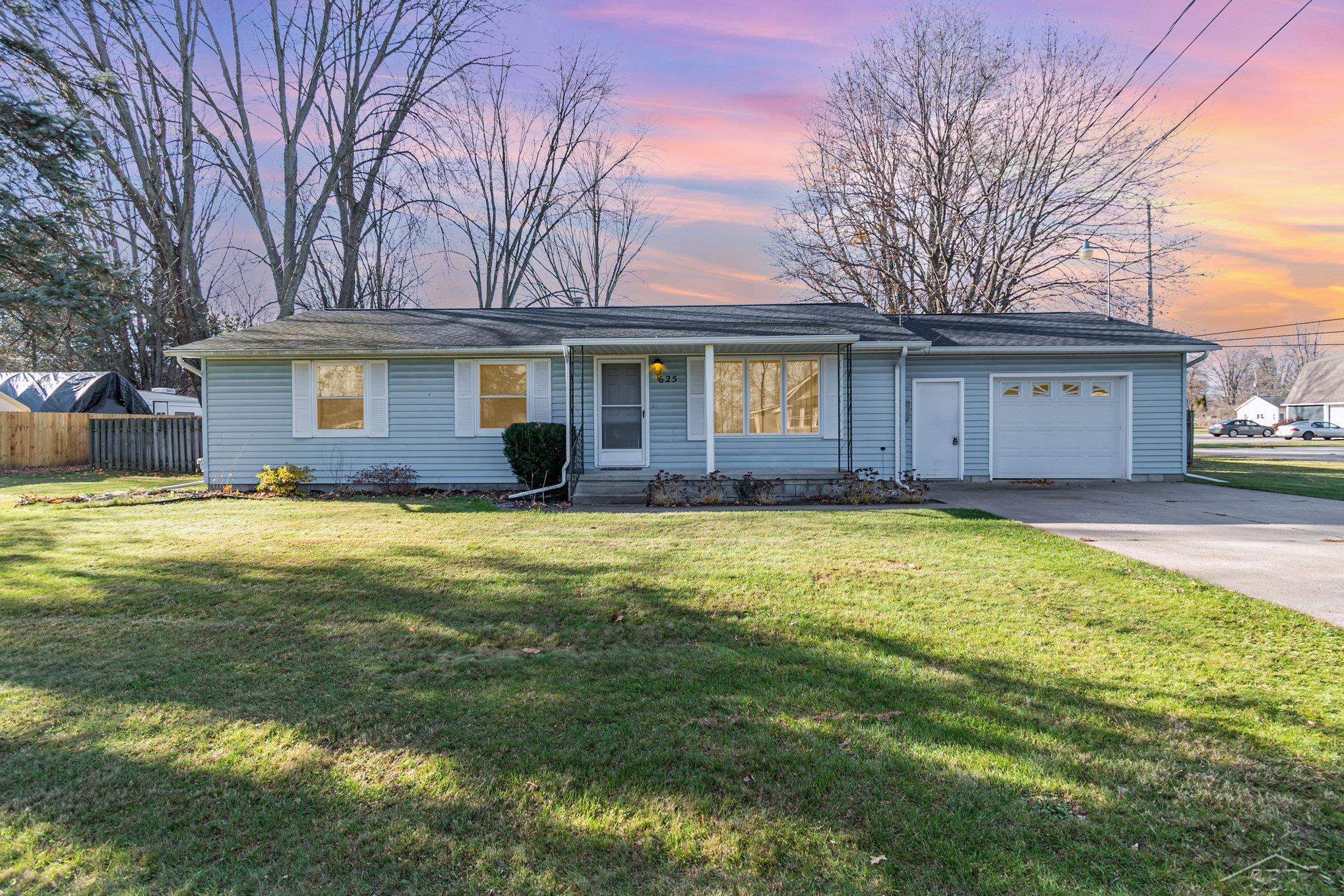 625 N 5th Street, Coleman, MI 48618 — front exterior