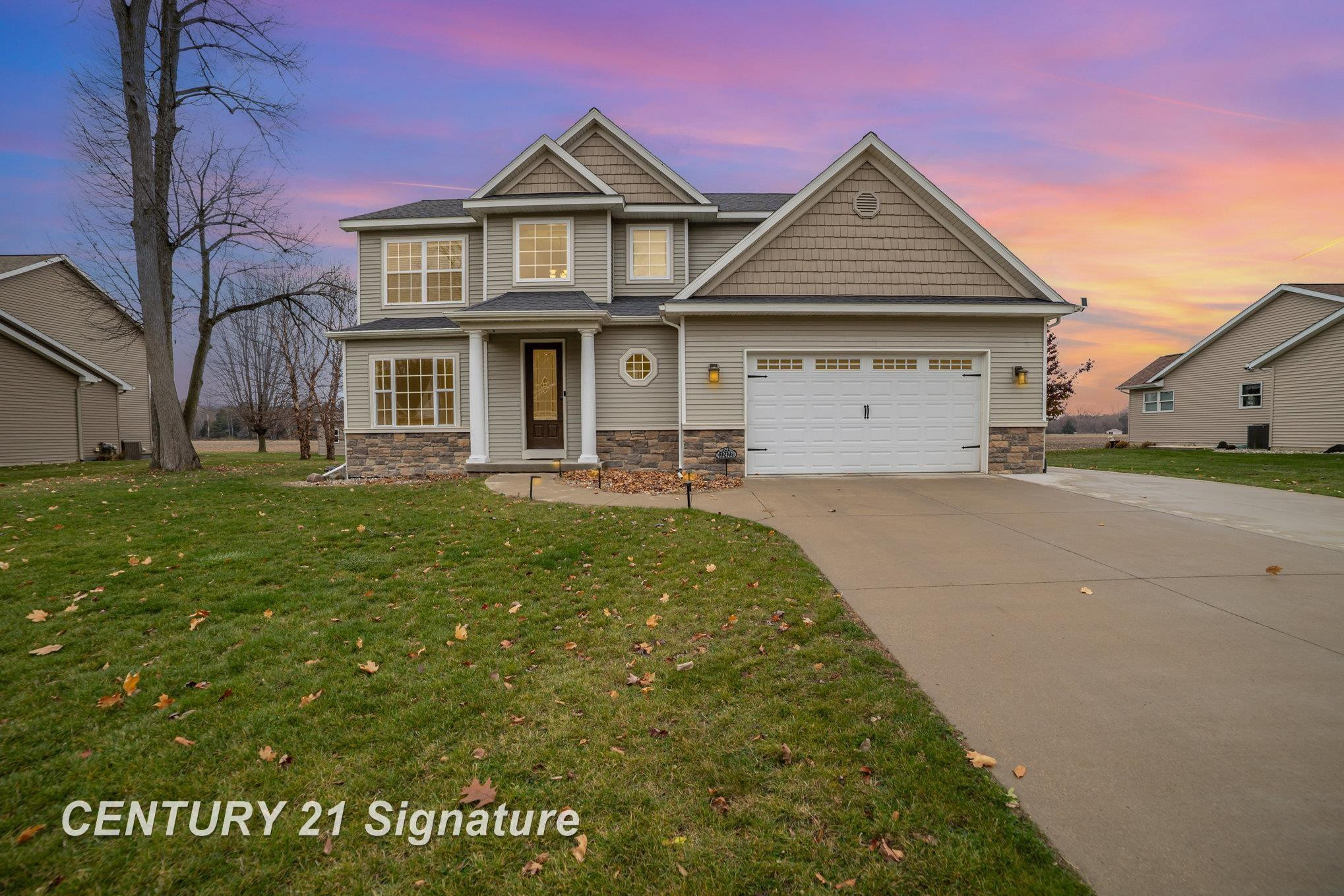 12422 Northway Parkway Drive, Freeland, MI 48623 — front exterior