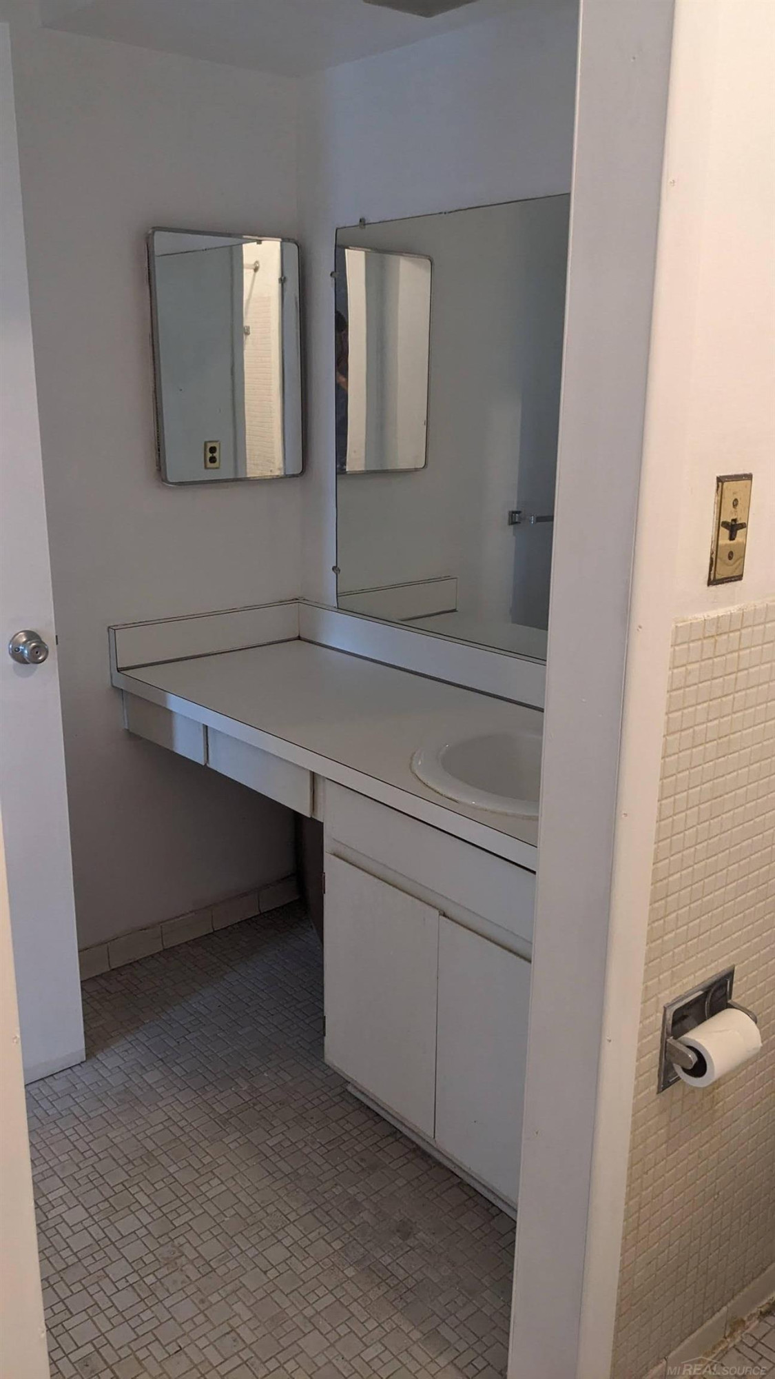 1565 Cherboneau Place, 60, Detroit, MI 48207 — Photo 11