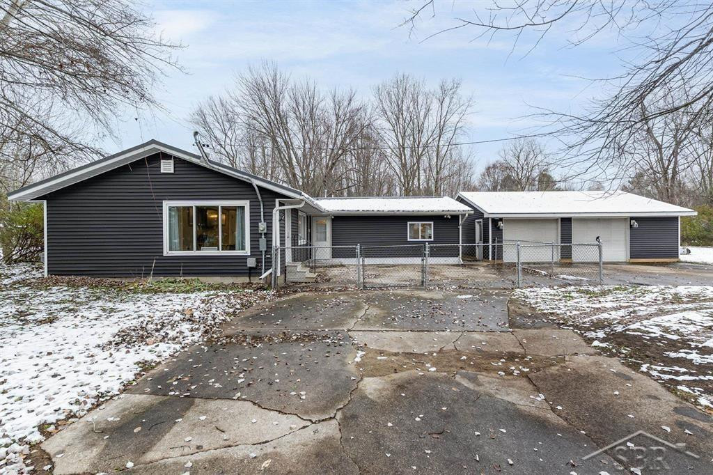 3875 E Curtis Road, Birch Run, MI 48415 — Photo 2
