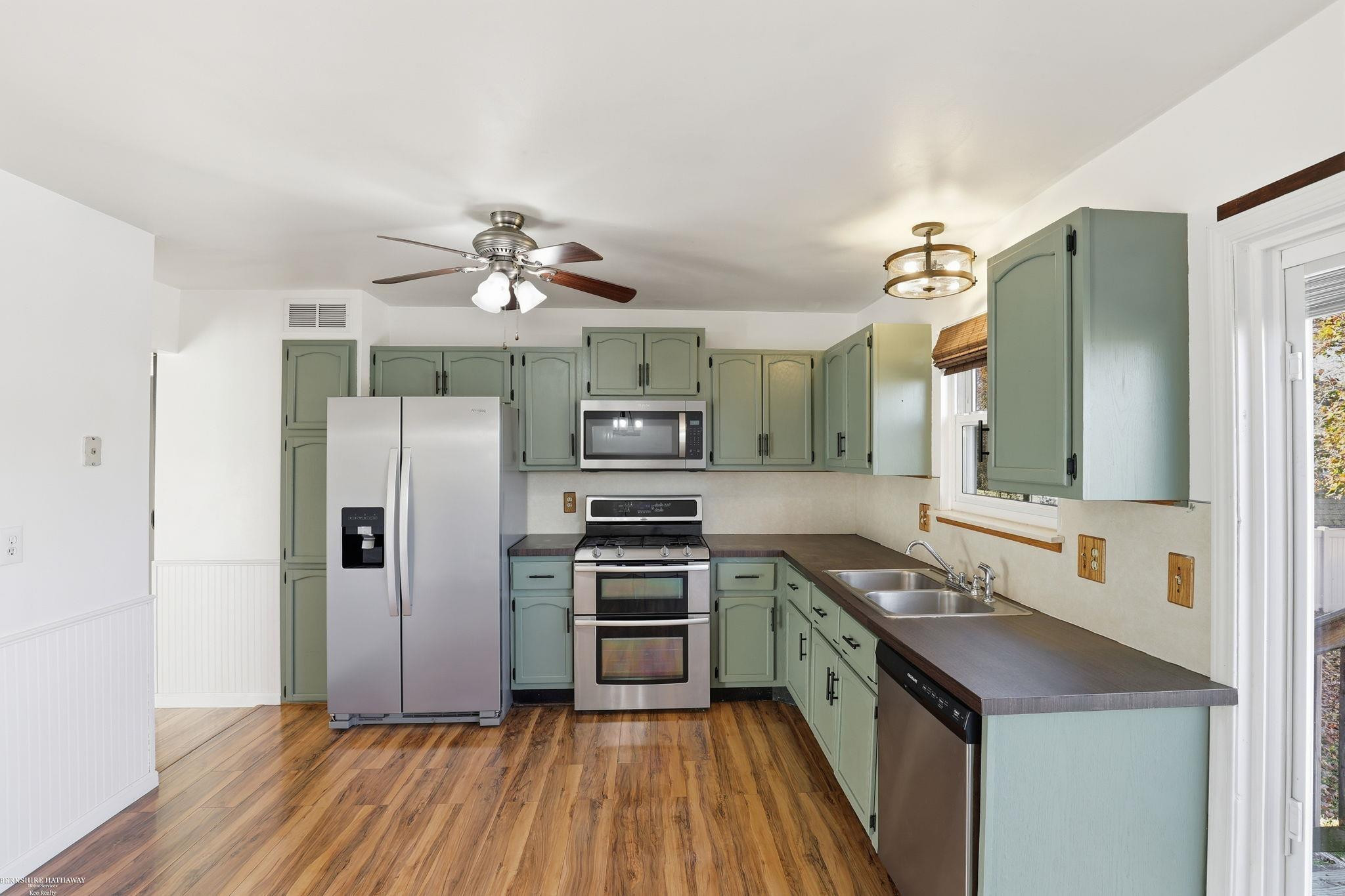 8743 Lillian Drive, Newport, MI 48166 — Photo 6