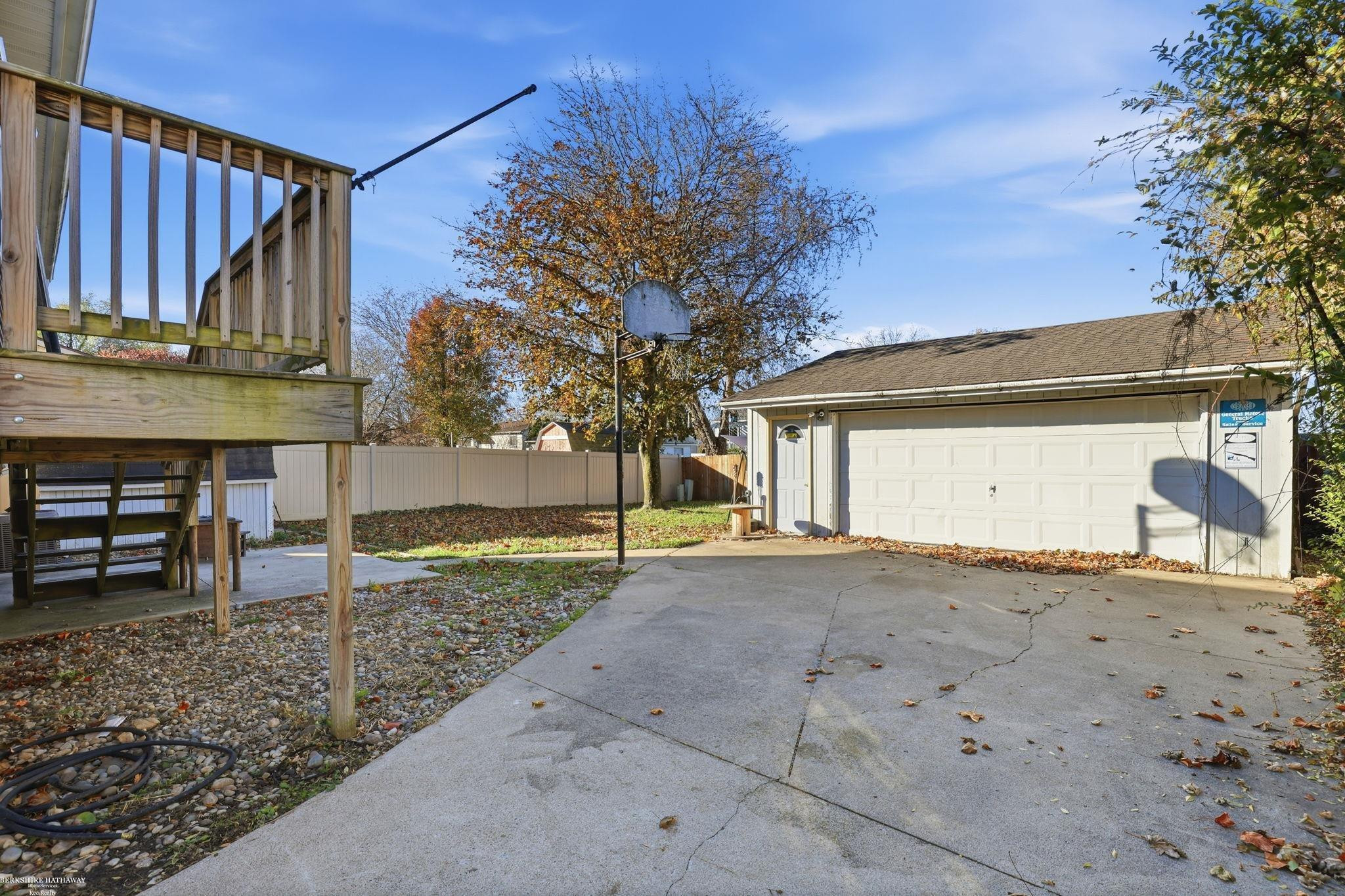 8743 Lillian Drive, Newport, MI 48166 — Photo 28