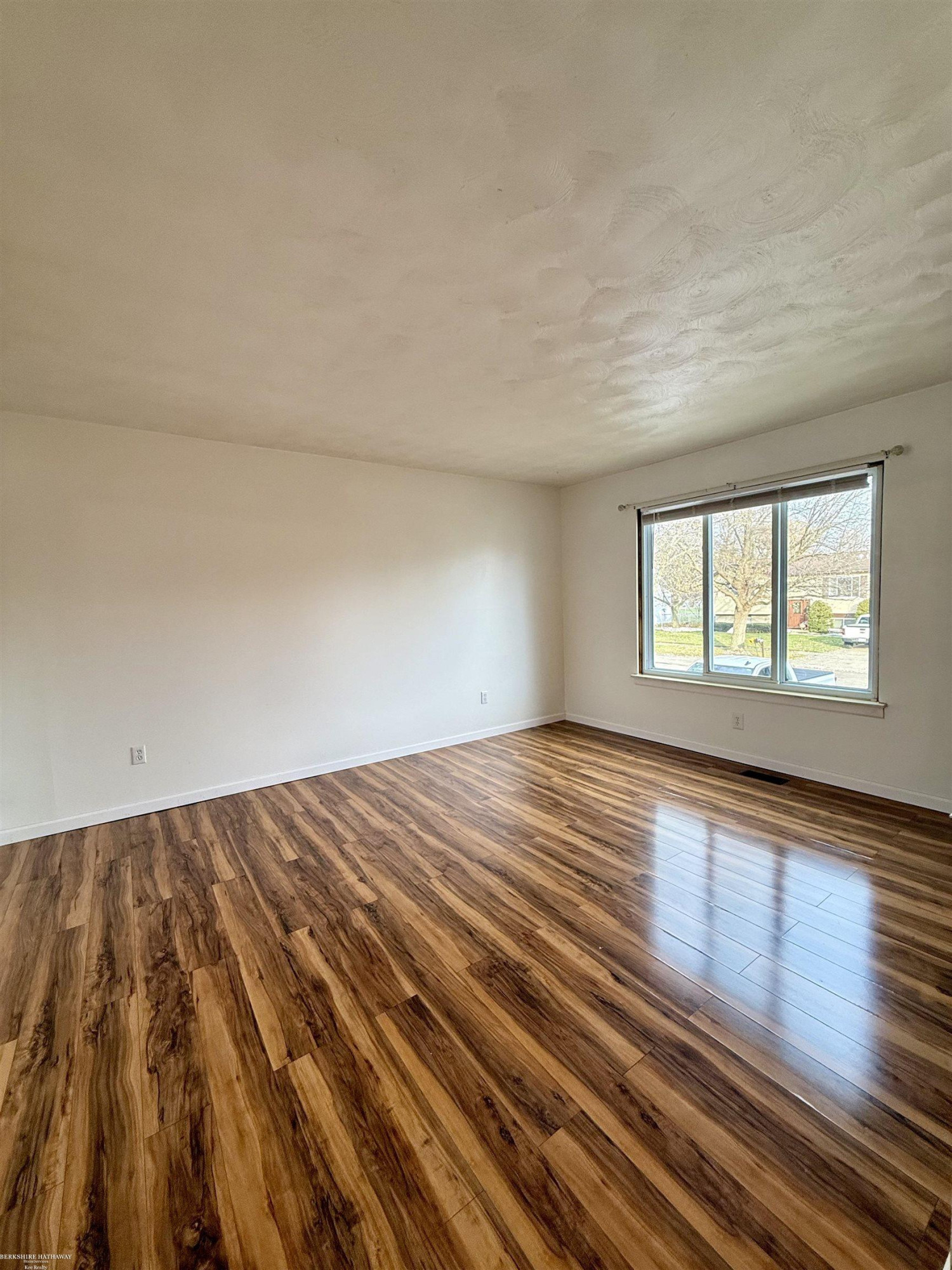 8743 Lillian Drive, Newport, MI 48166 — Photo 32