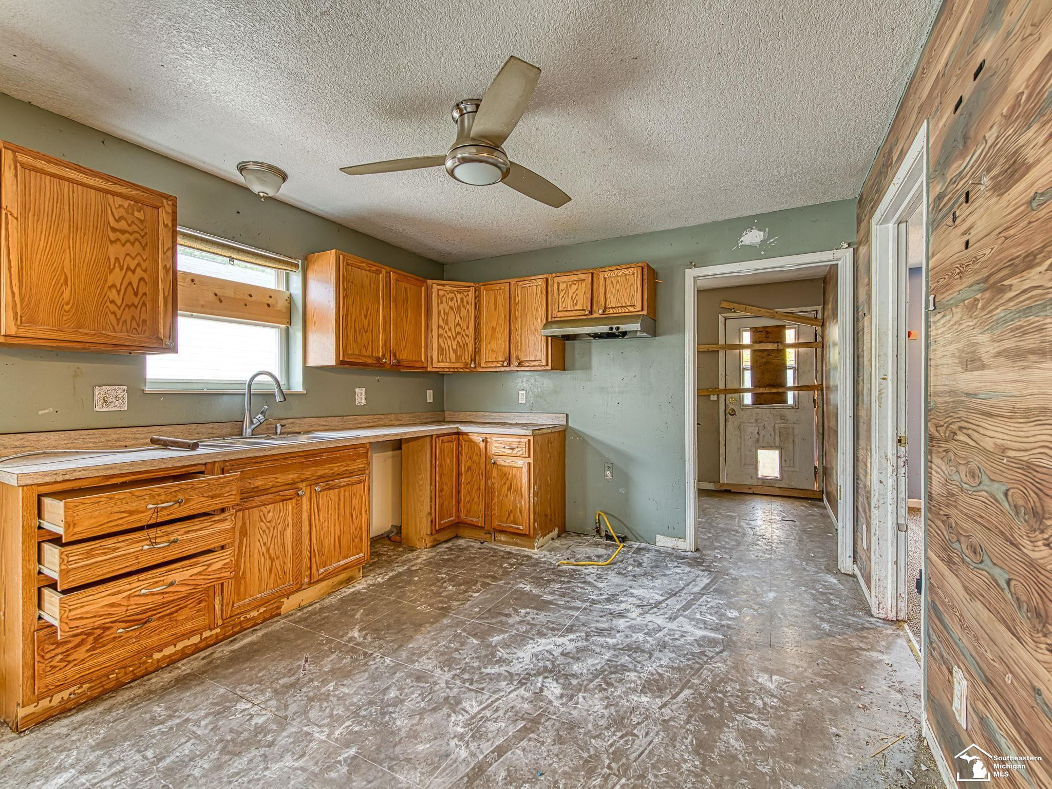 527 Railroad Street, Monroe, MI 48161 — Photo 9