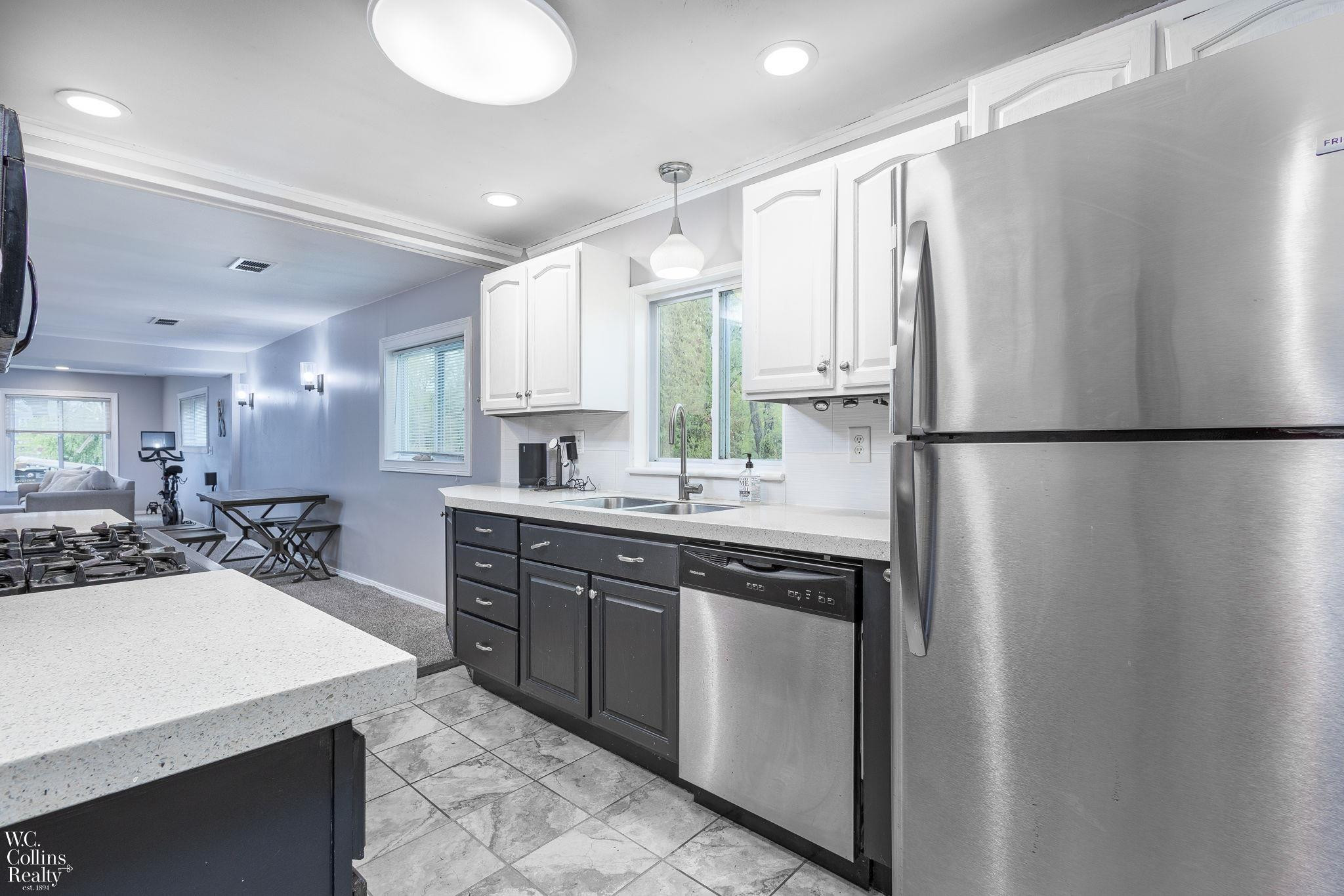656 Lawson Drive, Lake Orion, MI 48362 — Photo 12