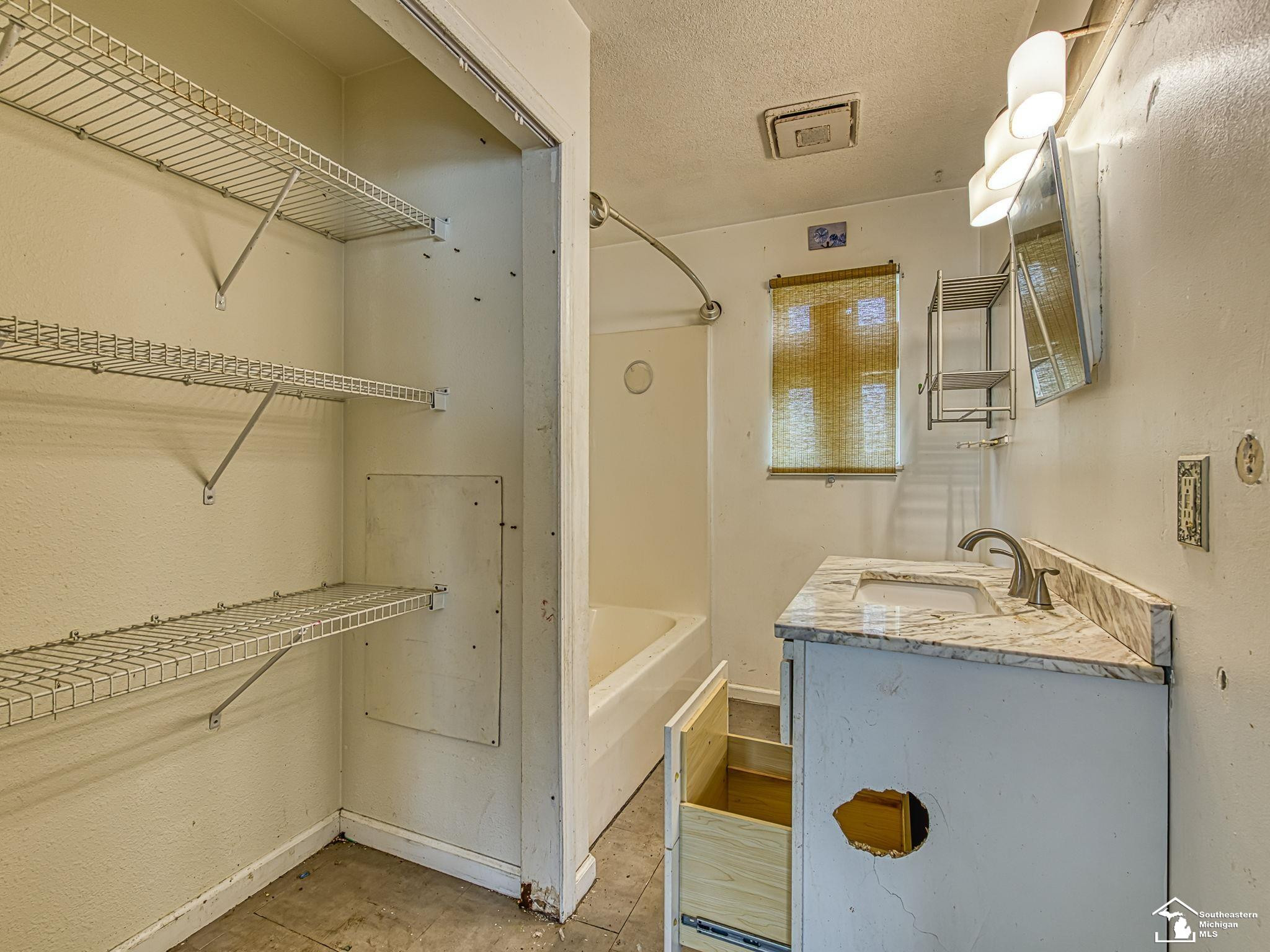 527 Railroad Street, Monroe, MI 48161 — Photo 14