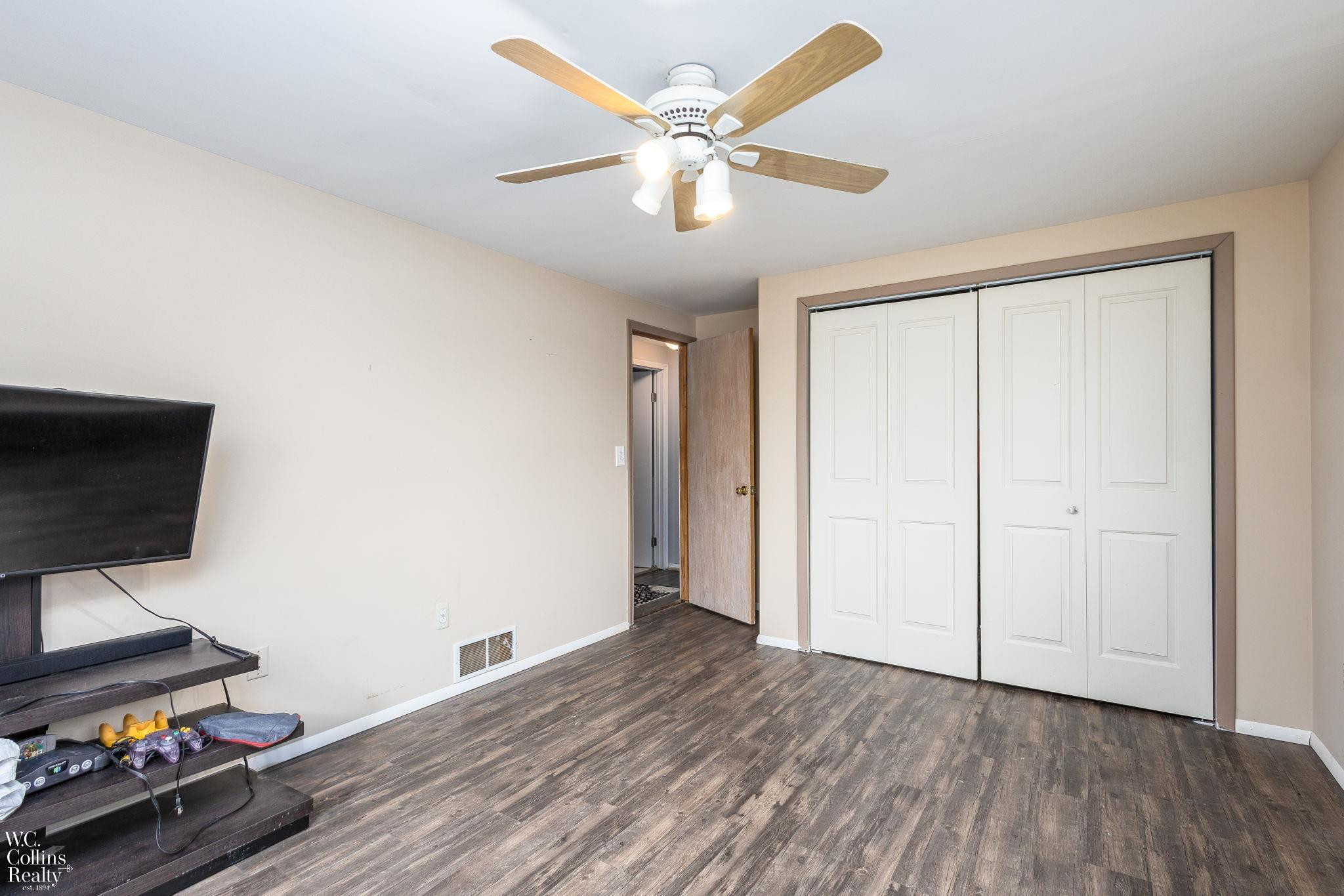 656 Lawson Drive, Lake Orion, MI 48362 — Photo 23