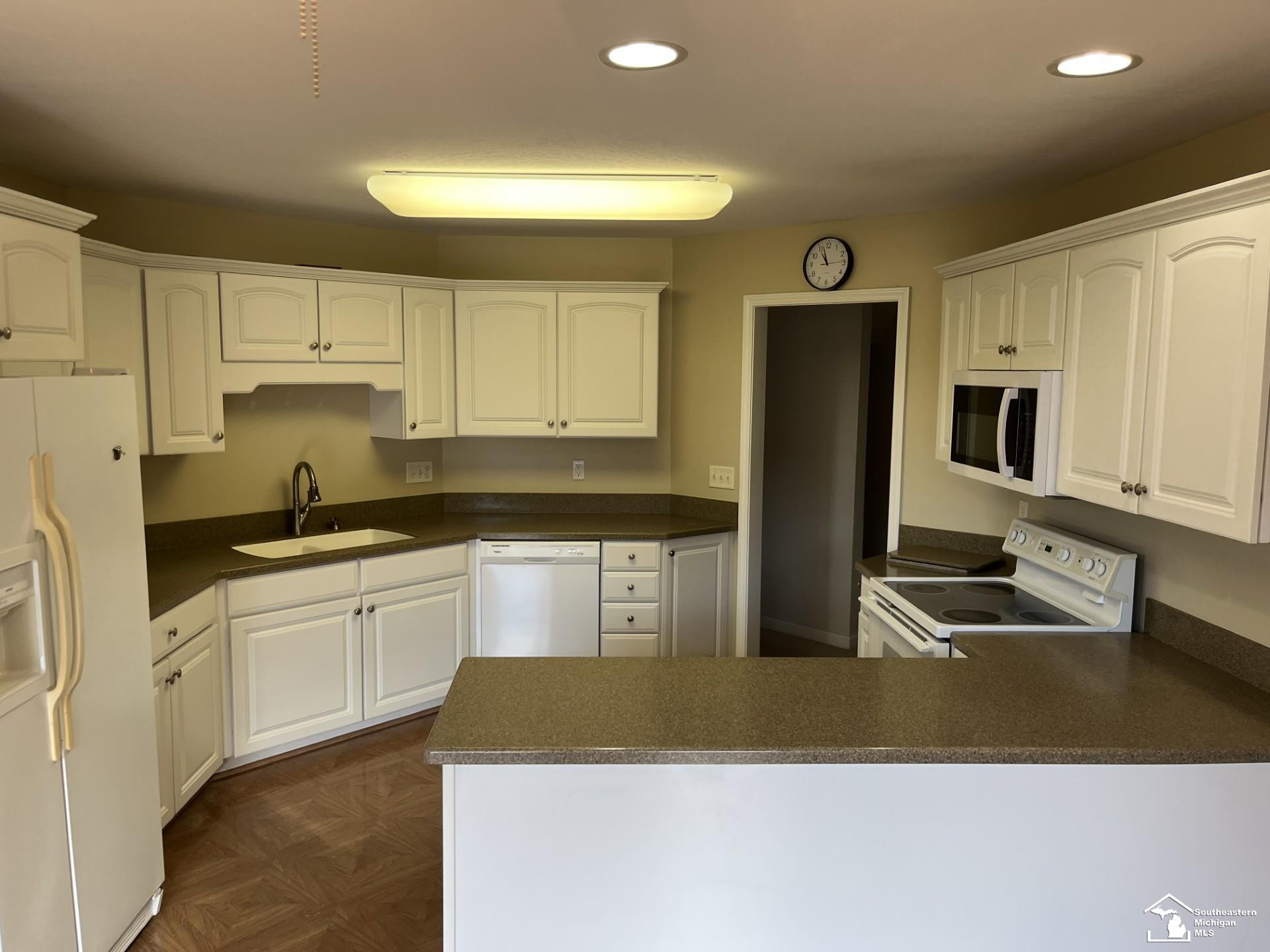 3168 Crystal Court, Lambertville, MI 48144 — Photo 10