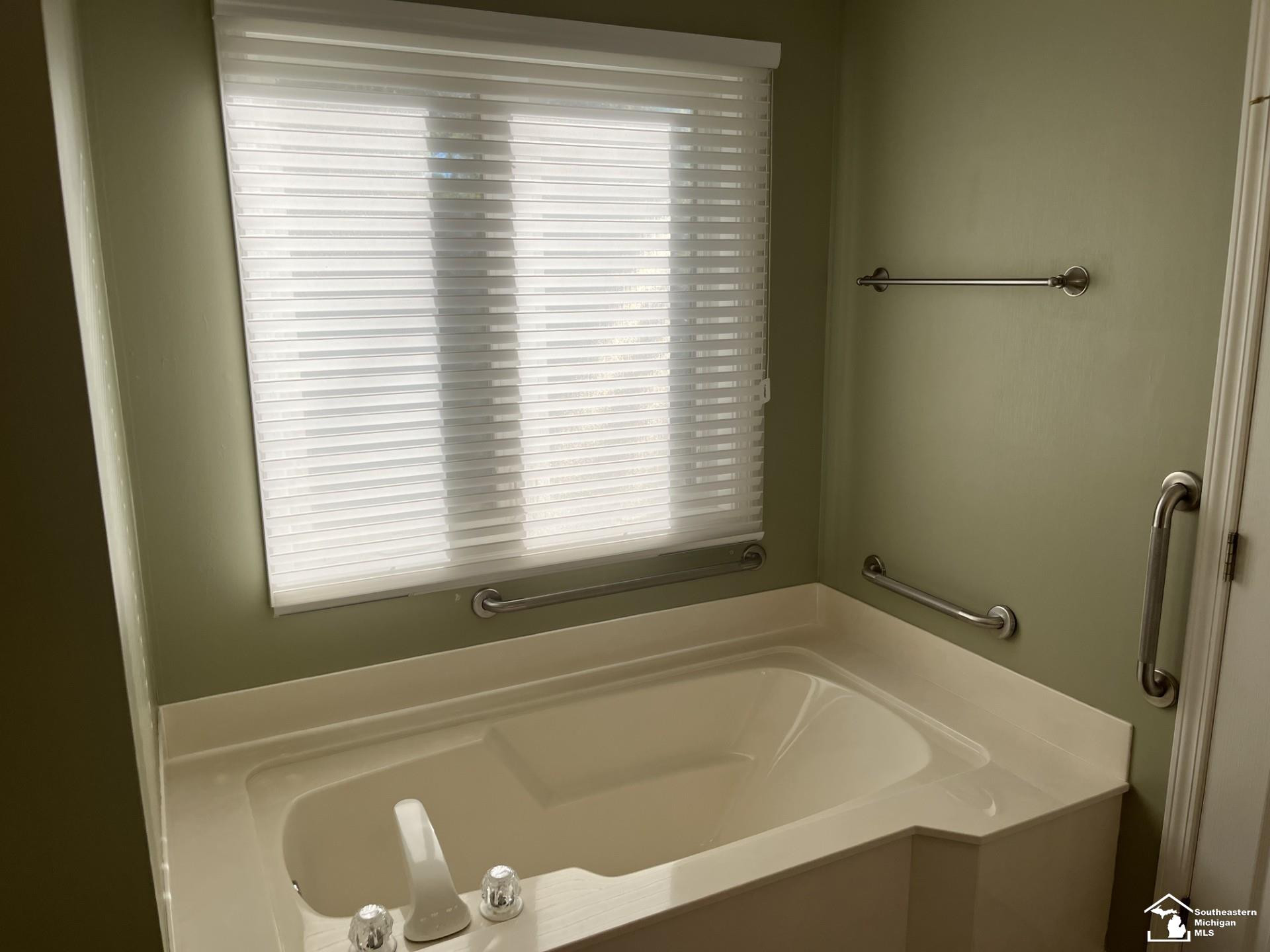 3168 Crystal Court, Lambertville, MI 48144 — Photo 18