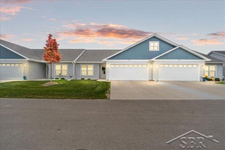 936 Flora Lane, Frankenmuth, MI 48734 — front exterior