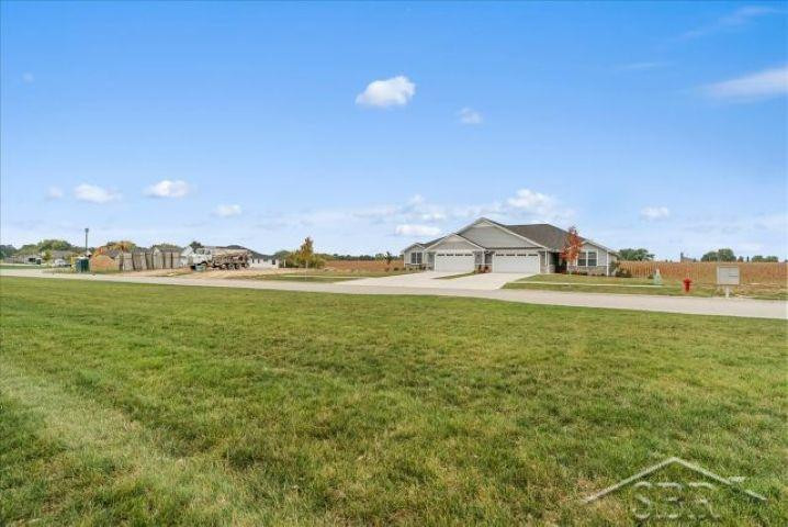 936 Flora Lane, Frankenmuth, MI 48734 — Photo 12