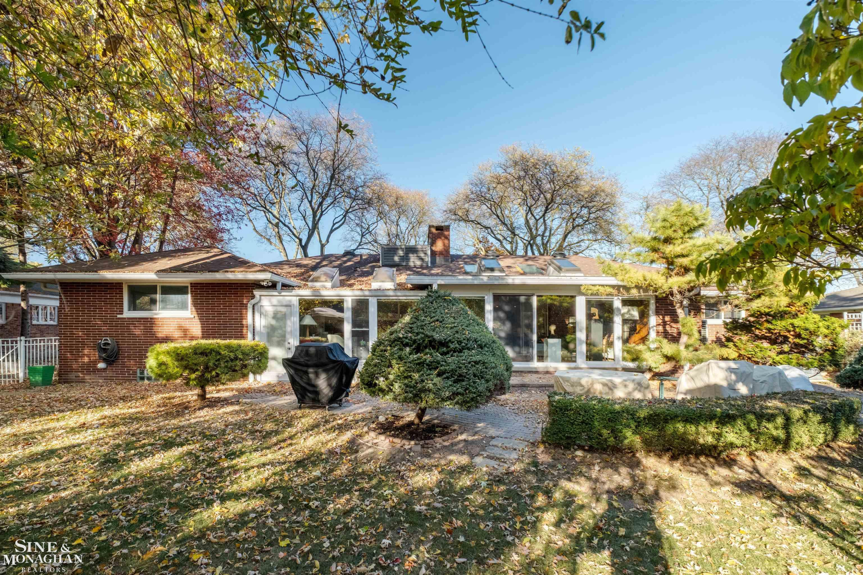 55 S Edgewood Drive, Grosse Pointe Shores, MI 48236 — Photo 58