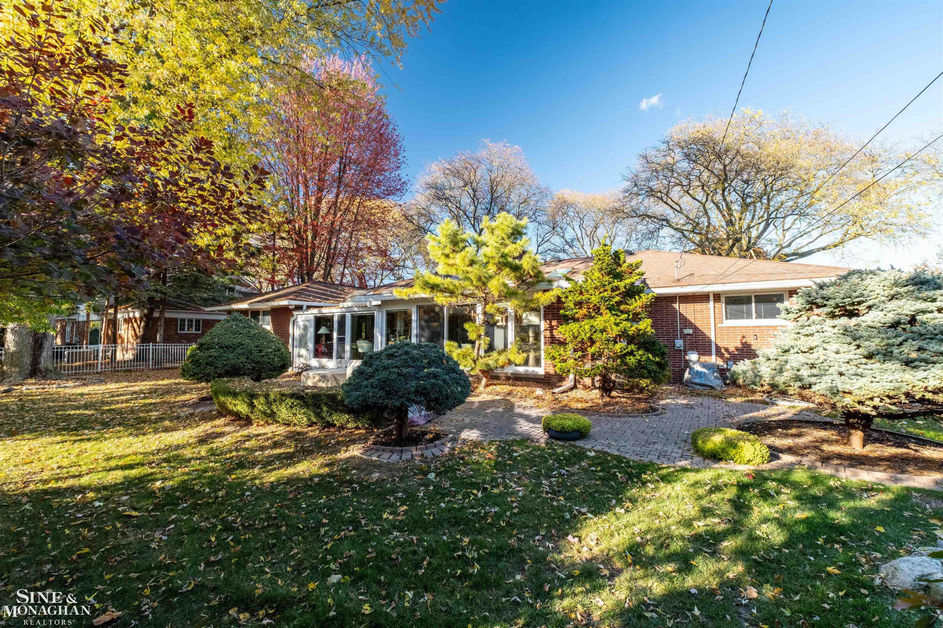 55 S Edgewood Drive, Grosse Pointe Shores, MI 48236 — Photo 60