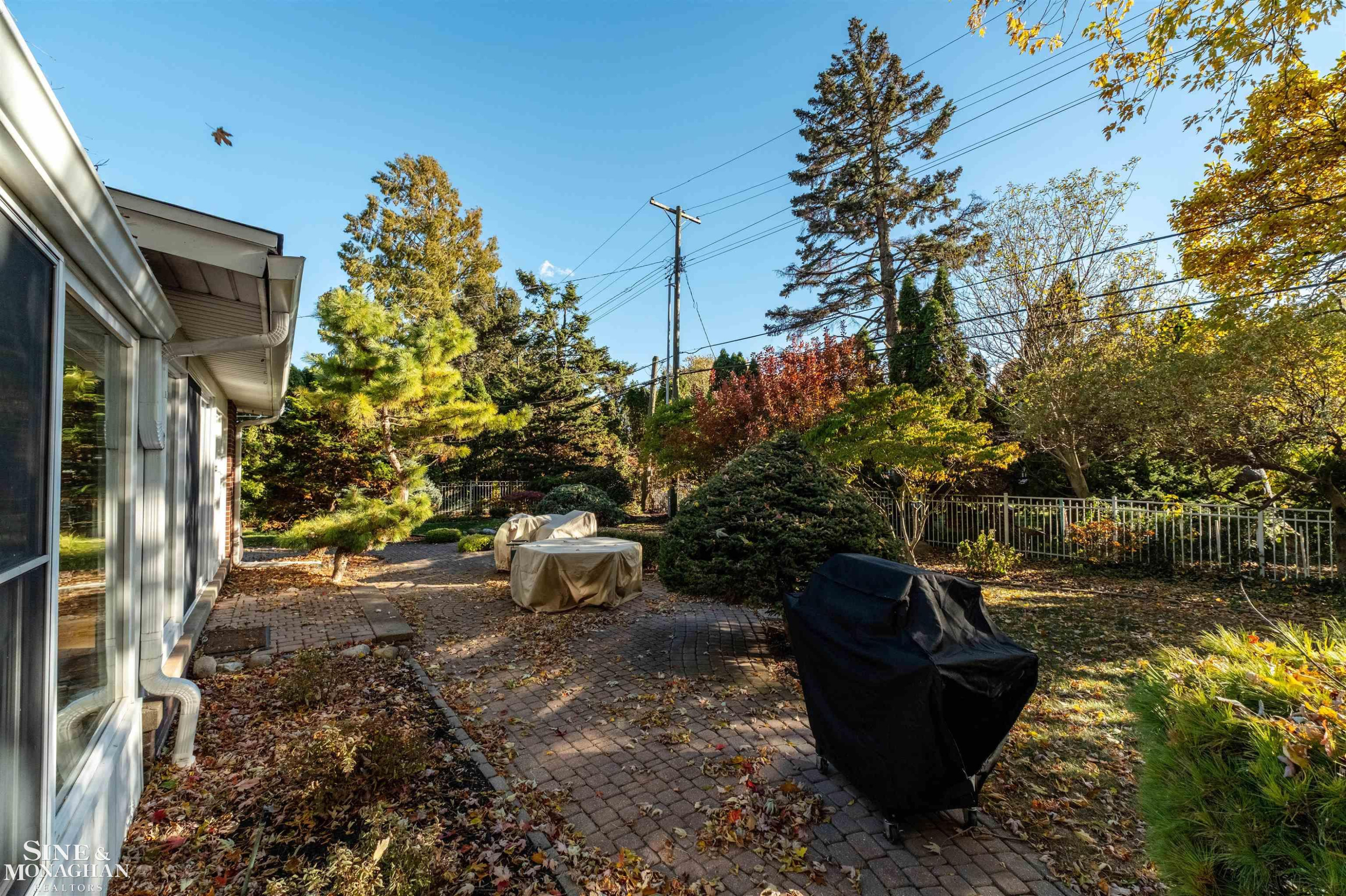 55 S Edgewood Drive, Grosse Pointe Shores, MI 48236 — Photo 61