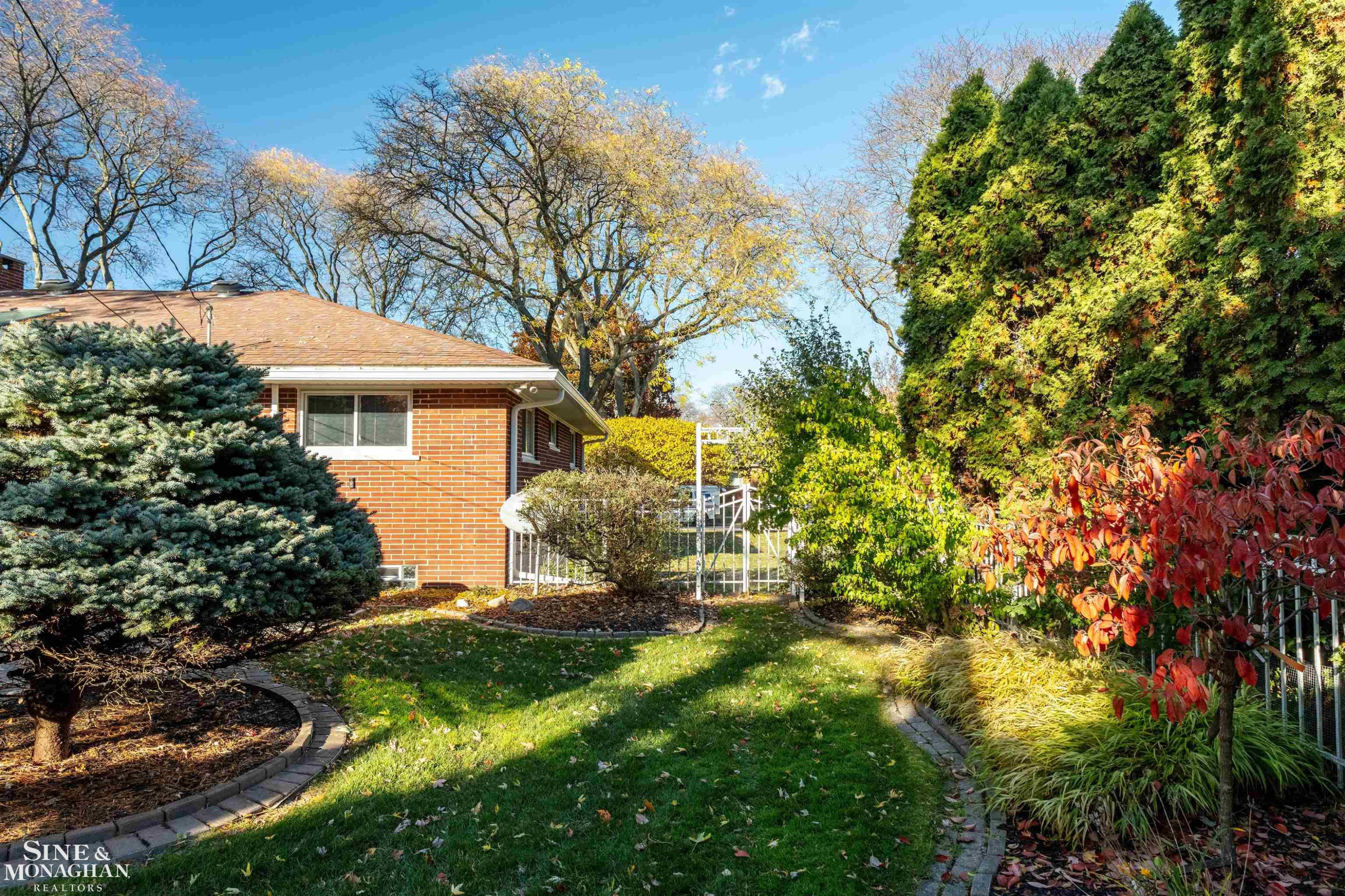 55 S Edgewood Drive, Grosse Pointe Shores, MI 48236 — Photo 62