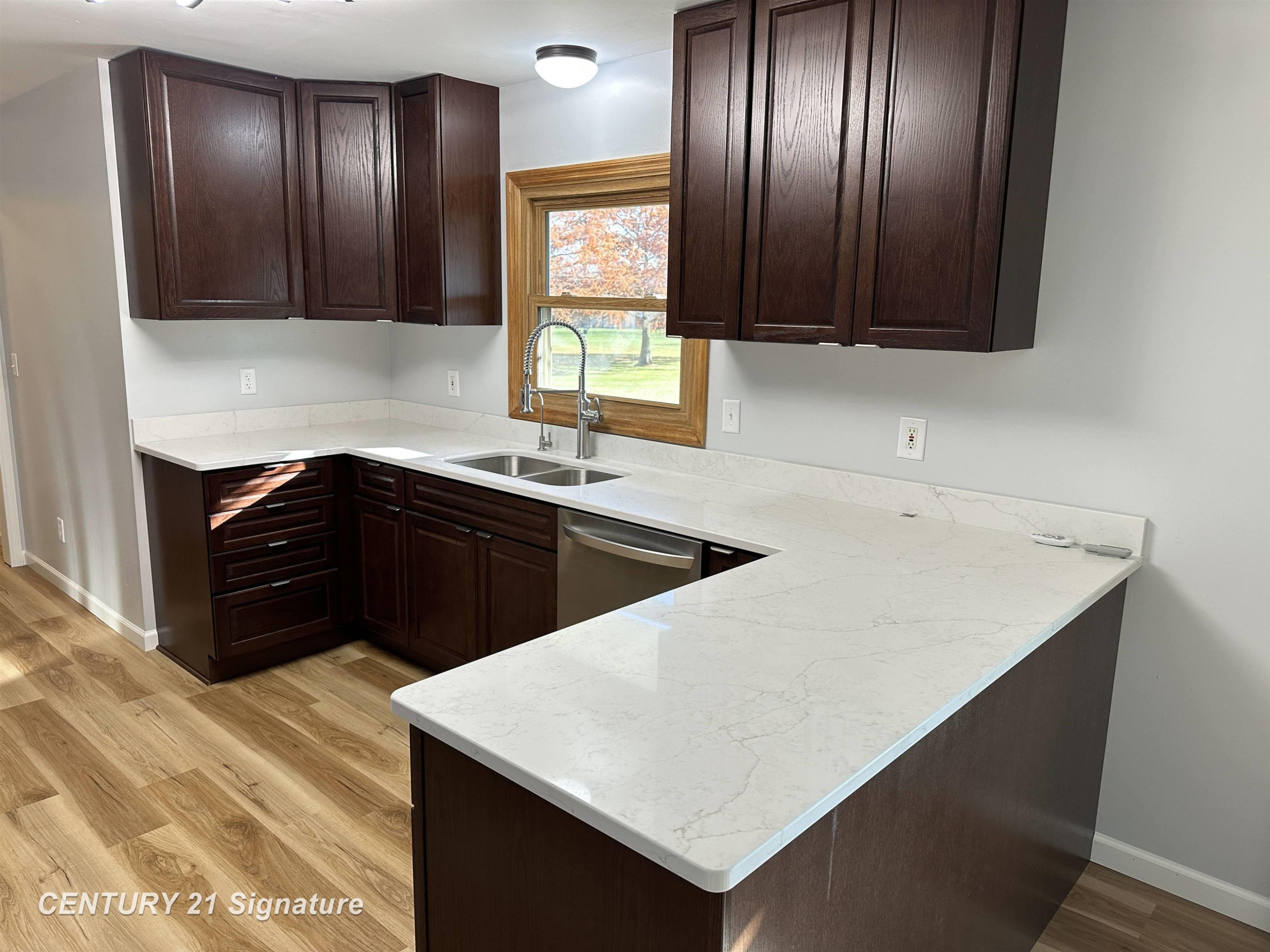 10141 McEnrue Road, Swartz Creek, MI 48473 — Photo 7