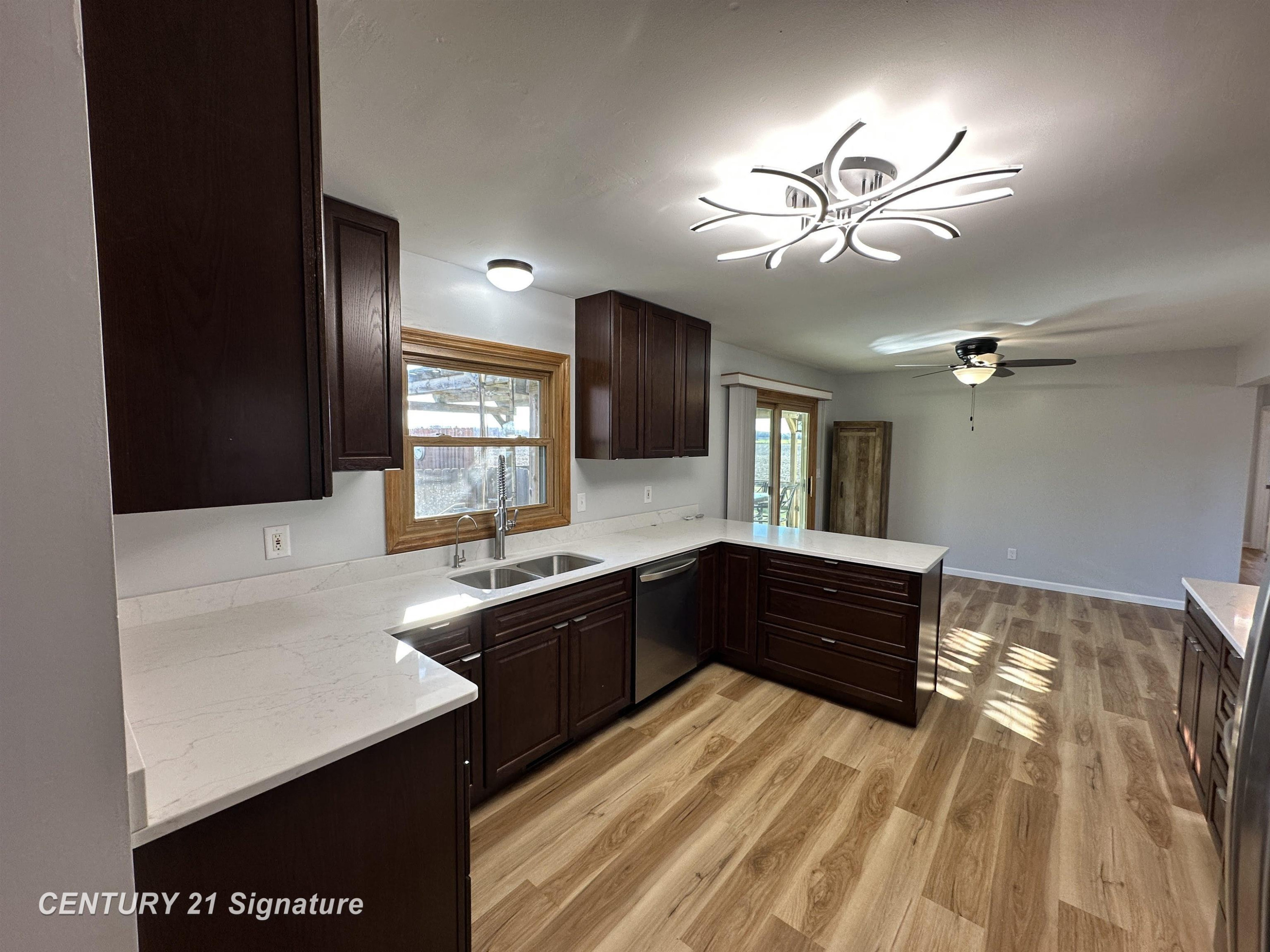 10141 McEnrue Road, Swartz Creek, MI 48473 — Photo 8