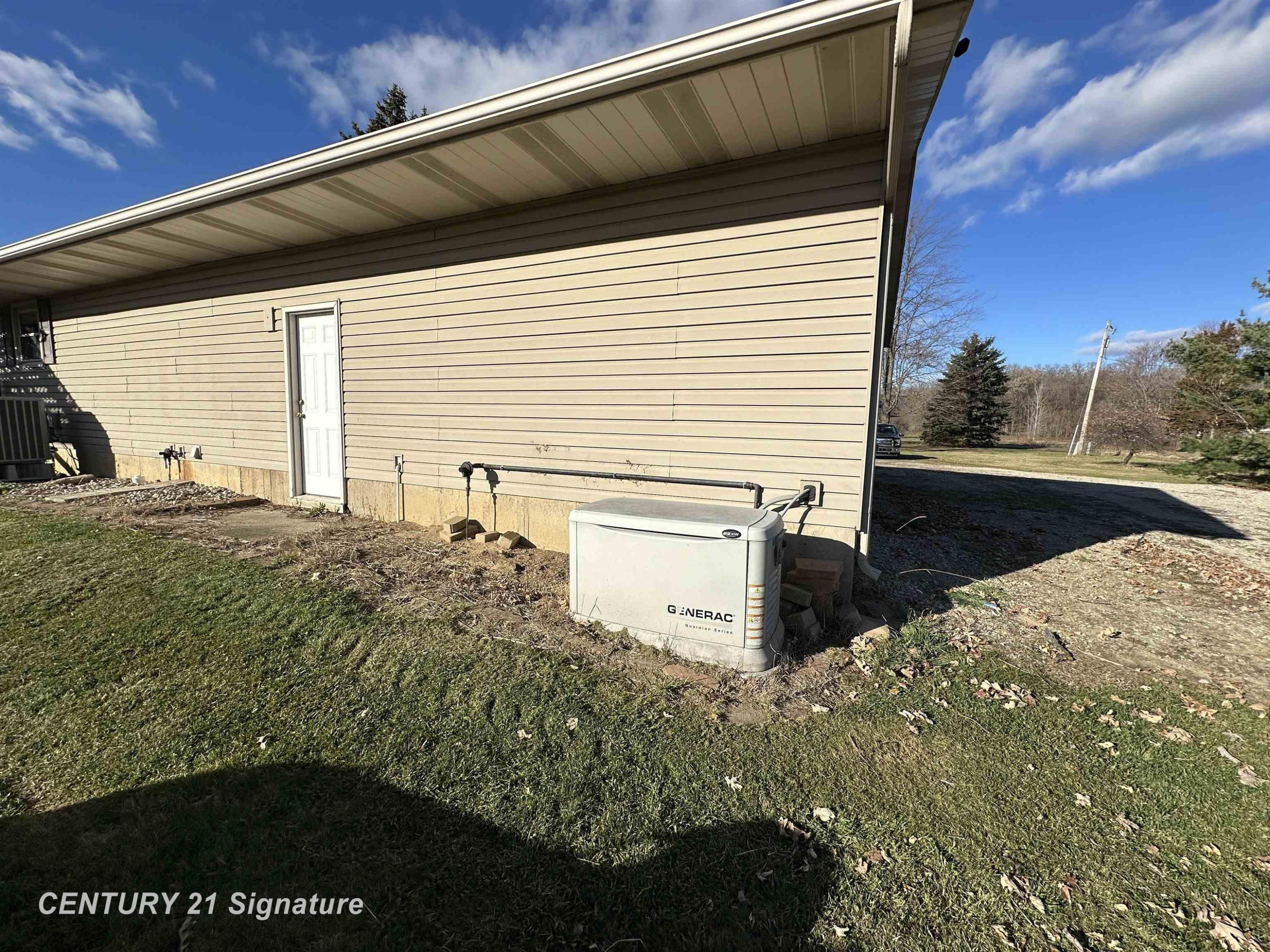 10141 McEnrue Road, Swartz Creek, MI 48473 — Photo 34