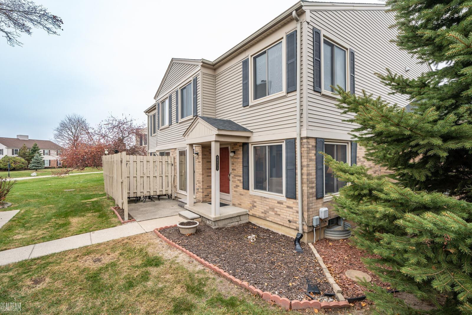 44609 Georgia Court, Clinton Twp, MI 48038 — Photo 2