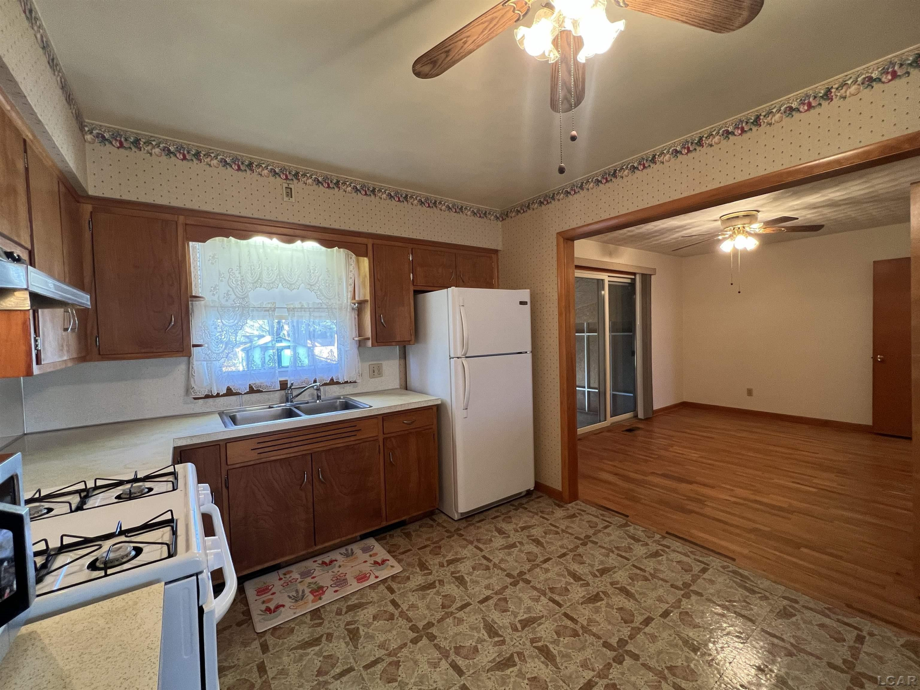 135 N Washington Street, Morenci, MI 49256 — Photo 9