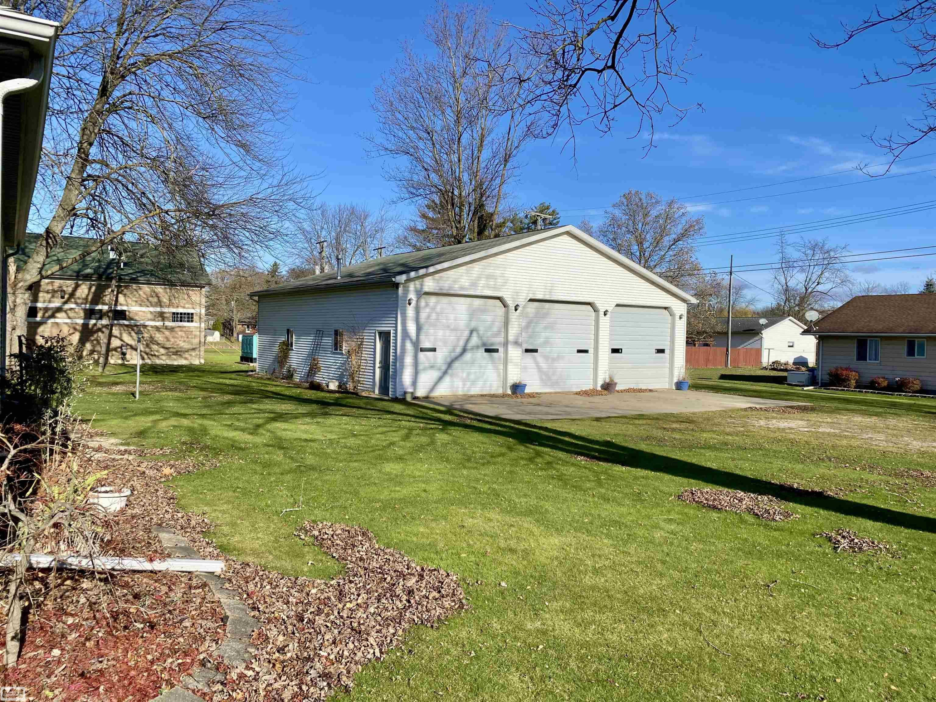 203 E Kempf Court, Capac, MI 48014 — Photo 33