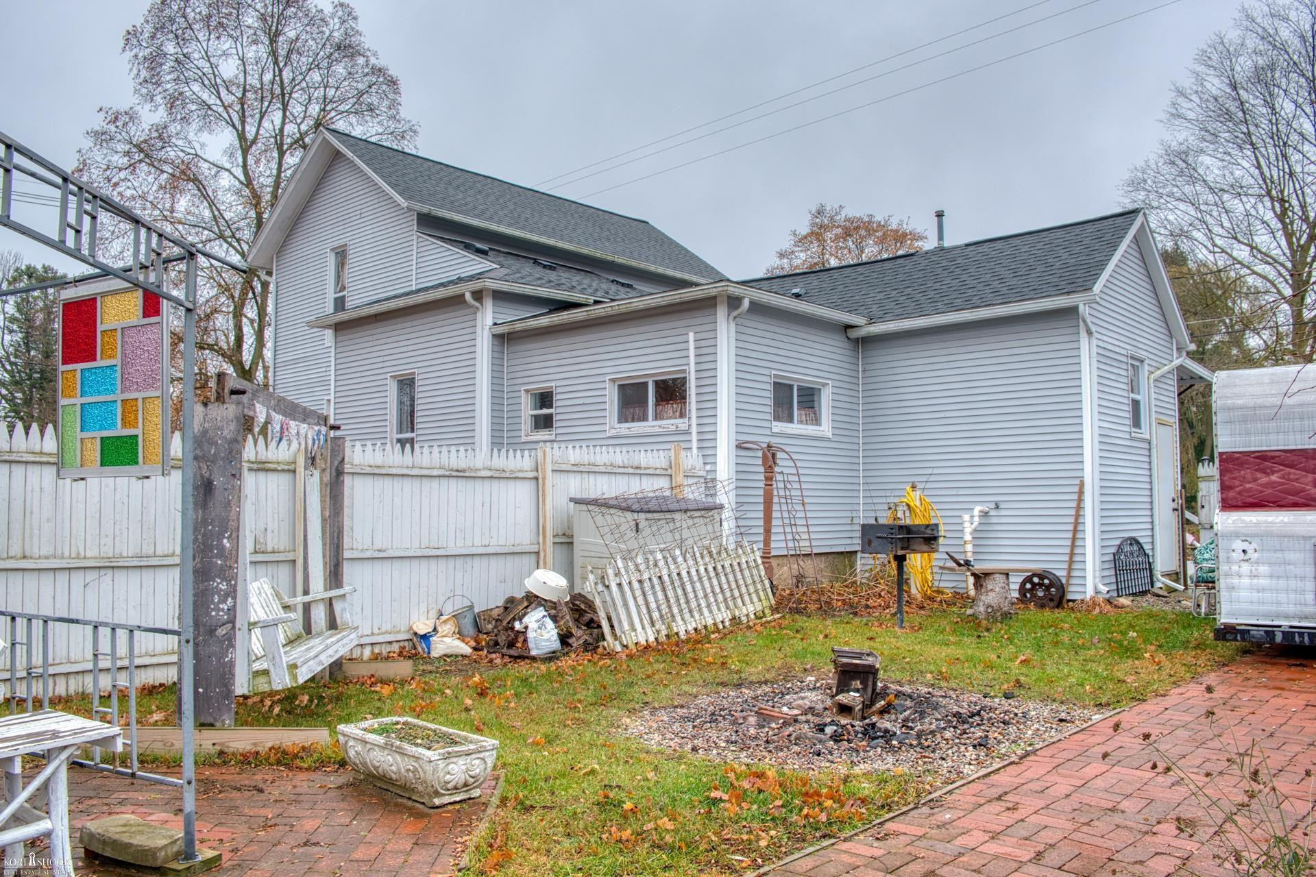203 E Oak Street, Elsie, MI 48831 — Photo 33