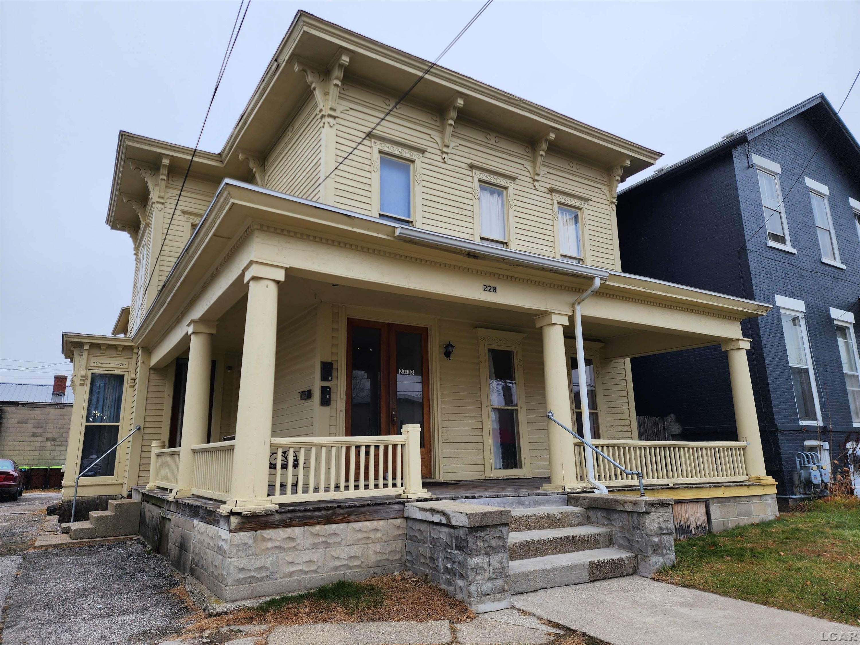 228 W Church Street, Adrian, MI 49221 — Photo 2